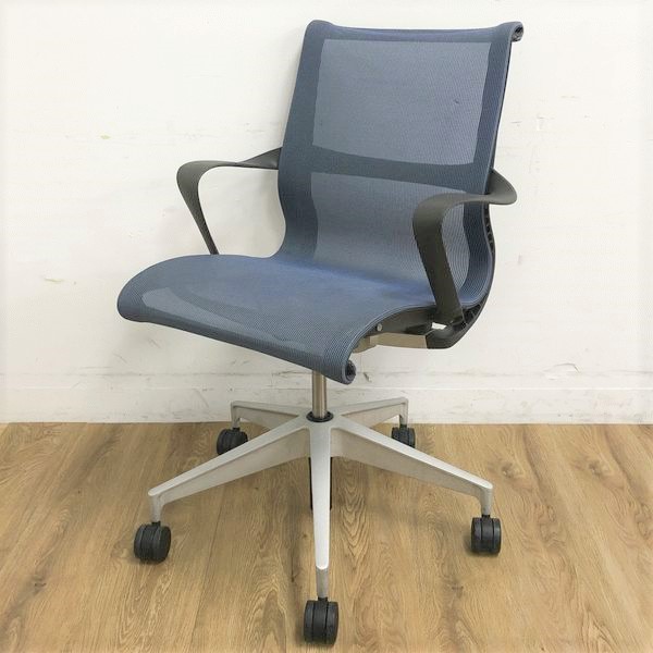 【在庫入替セール】【10脚入荷】自然に身体にフィットし調整する、洗練されたチェア！！
                        セトゥーチェア
                                    中古
            