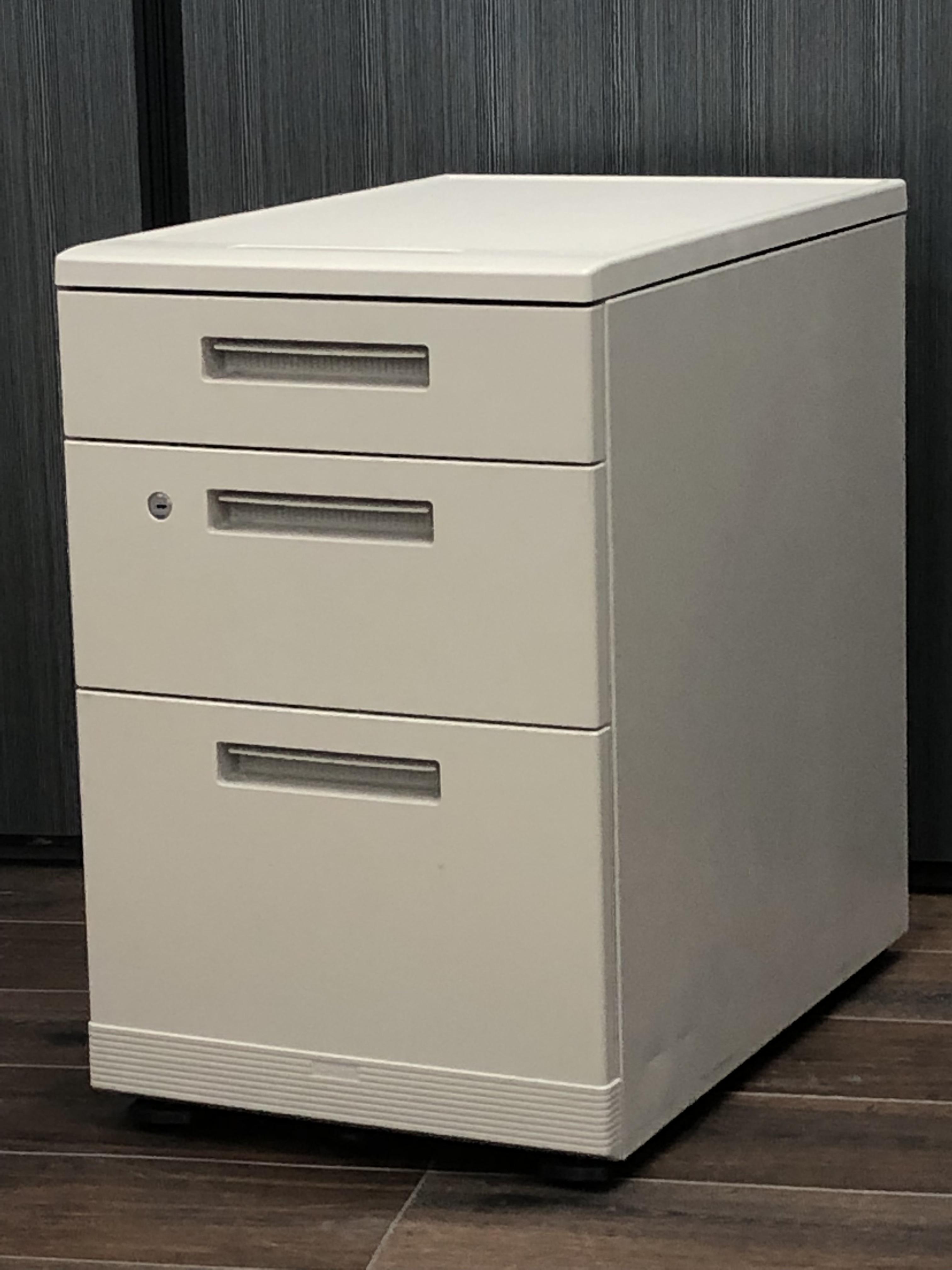 【10台入荷】デスク下の収納に！定番カラーで使いやすい【A00850712】
                        MX
                                    中古
            