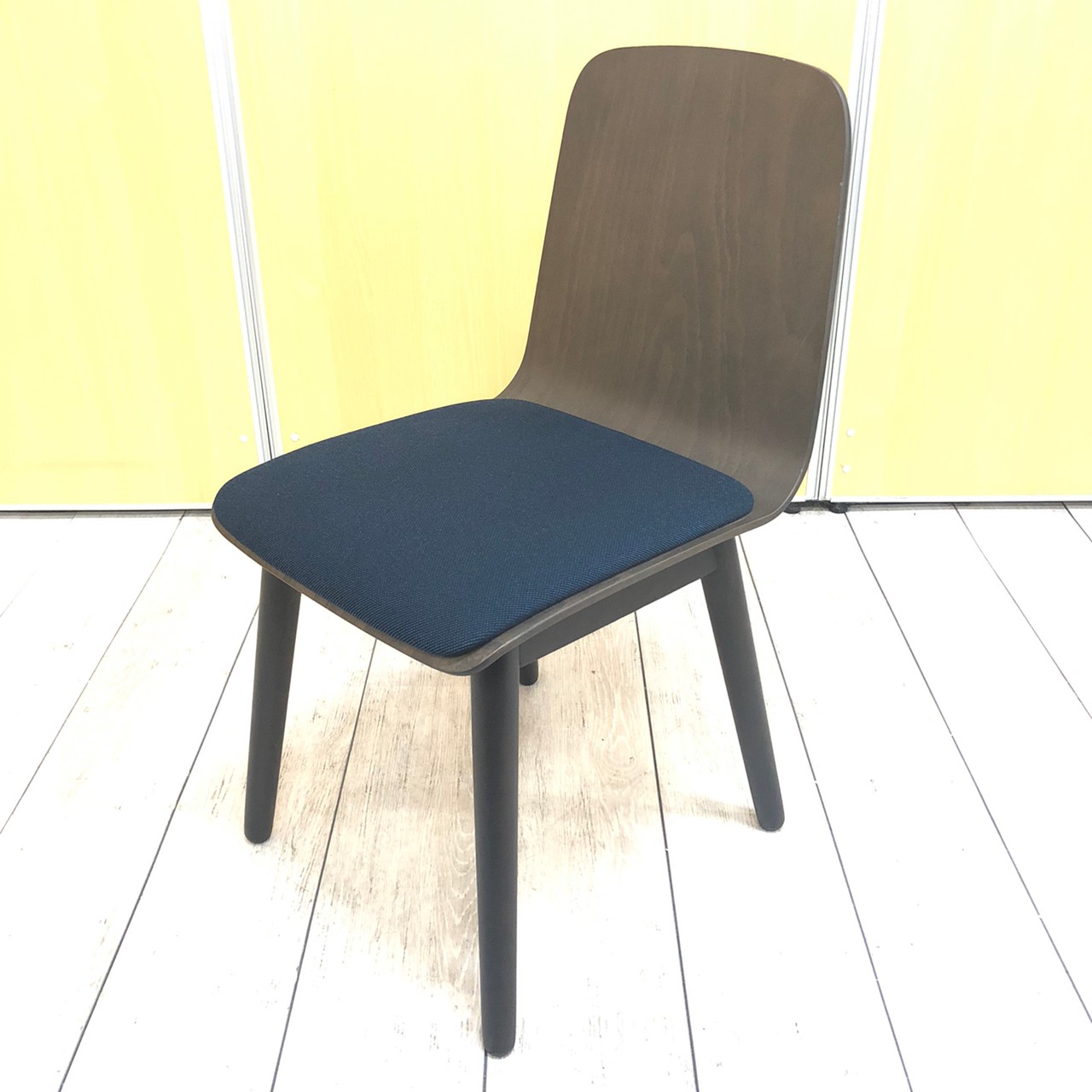 イトーキ　スタッキングチェア　ノットワーク
                        ノットワーク
                                    中古
            