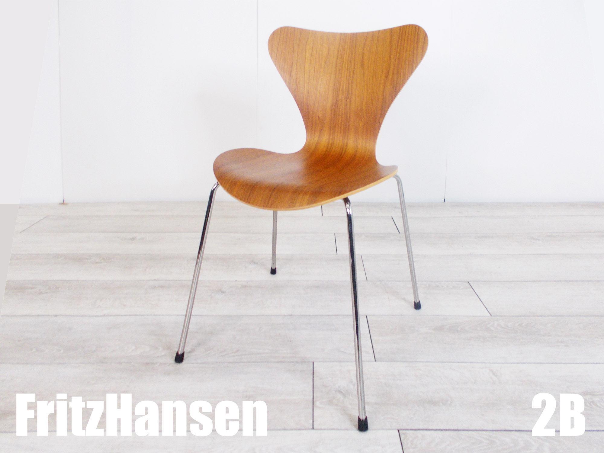 ２B）FritzHansen／フリッツハンセン　セブンチェア　ウォールナット　アルネ・ヤコブセン　北欧
                        その他シリーズ
                                    中古
            