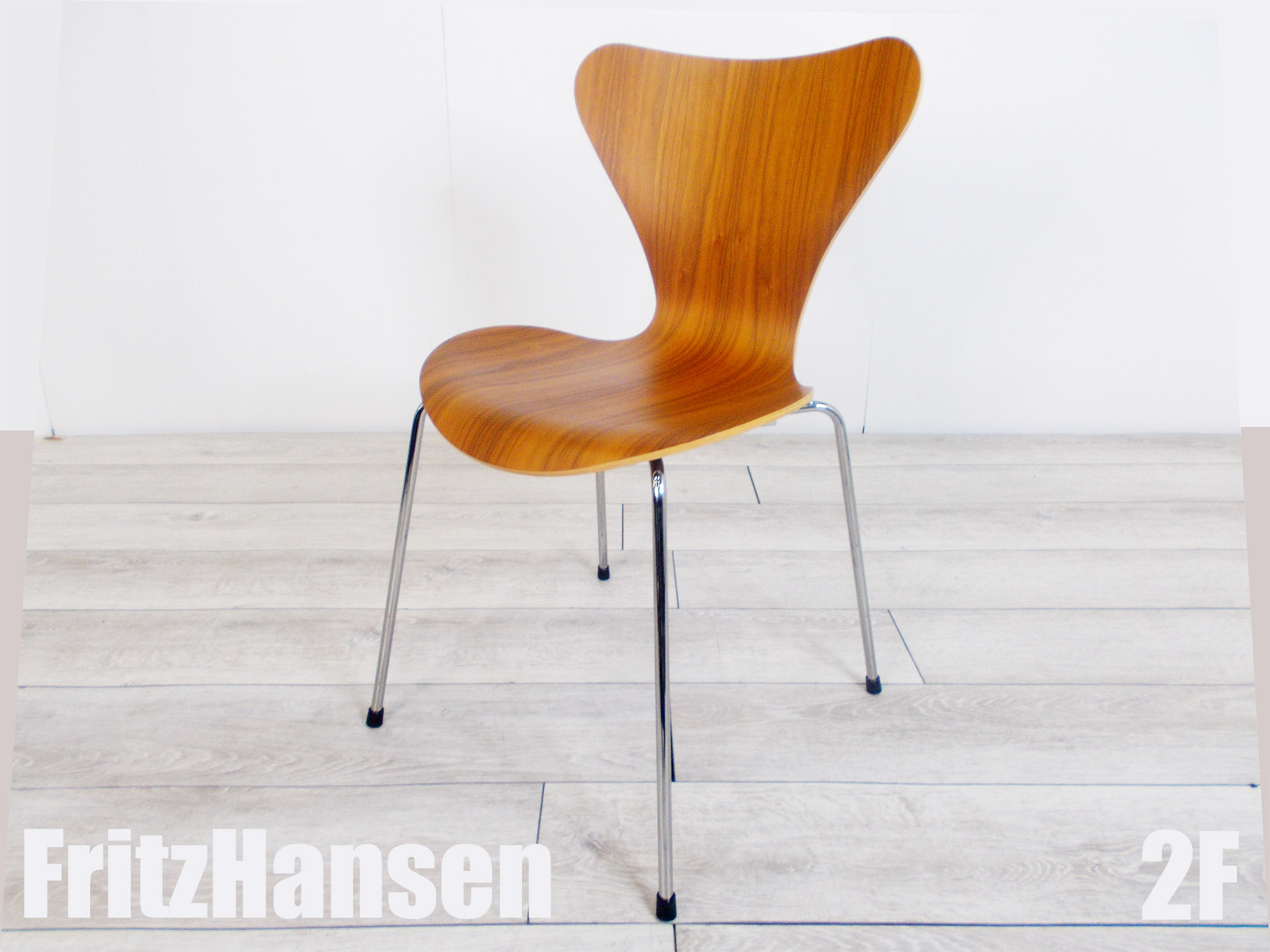 ２F）FritzHansen／フリッツハンセン  セブンチェア　ウォールナット　アルネ・ヤコブセン　北欧
                        その他シリーズ
                                    中古
            