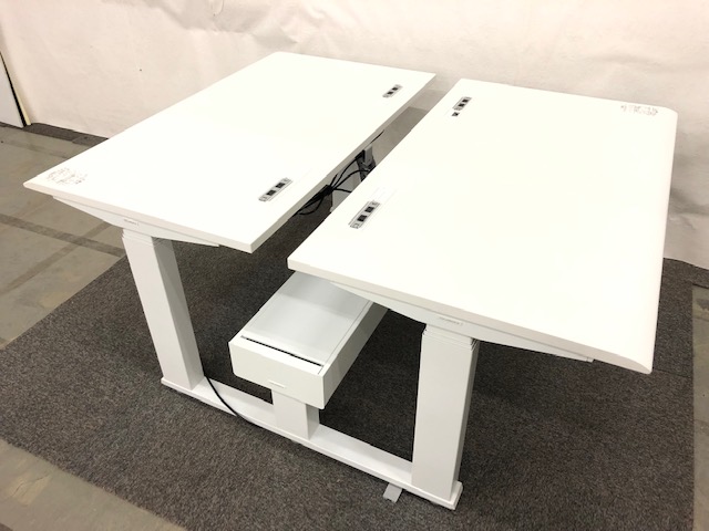 【関東倉庫在庫品】オカムラ製・swift『スイフト』入荷！！対面式の昇降デスクタイプで、グループになって作業する方にオススメとなっております！デスクの高さも体格・作業内容によって変えられるのがポイントです！！弊社使用欄【A00850149】
                        Swift
                                    中古
            