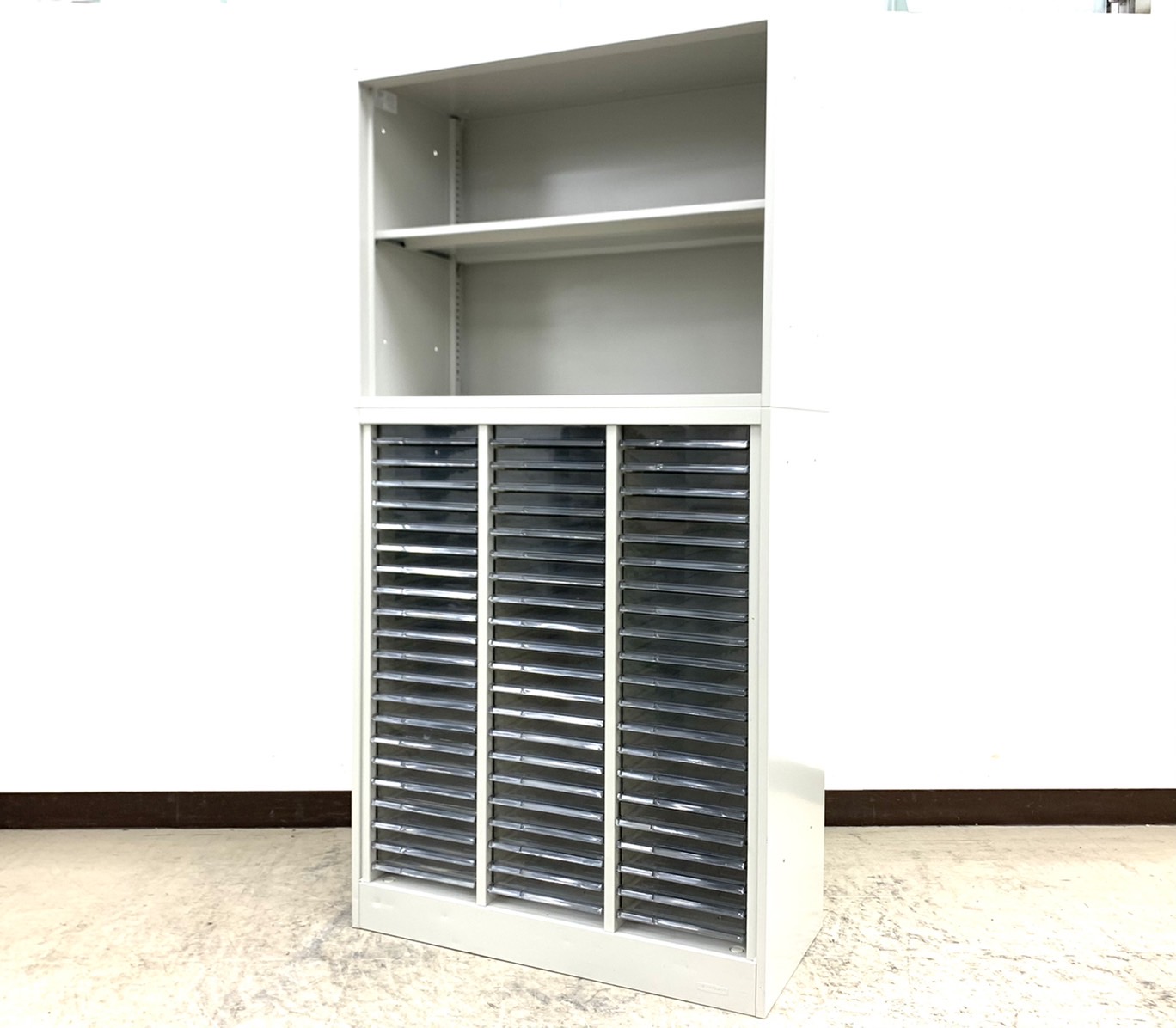 【希少品】オープン2段書庫+3列浅型引出クリスタルトレー上下書庫セット◆オカムラ製【RP】
                        42シリーズ
                                    中古
            