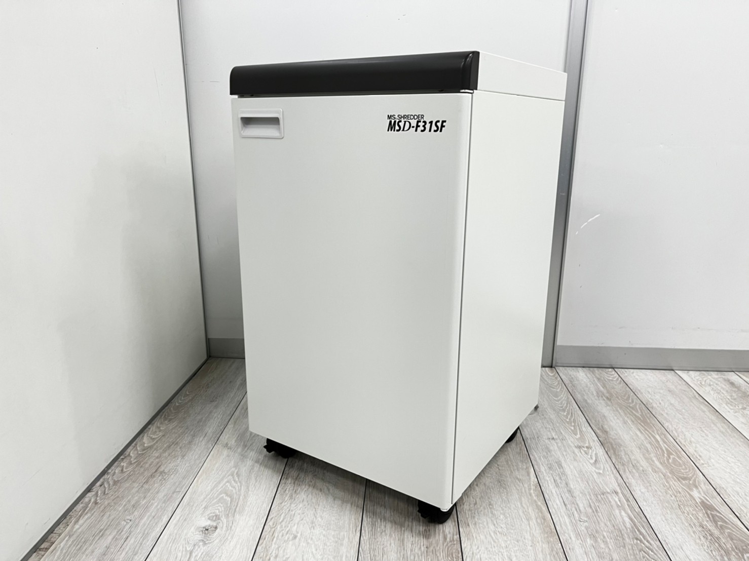 人と環境にやさしくセキュアでパワフルなシュレッダー
                        MSDシリーズ
                                    中古
            