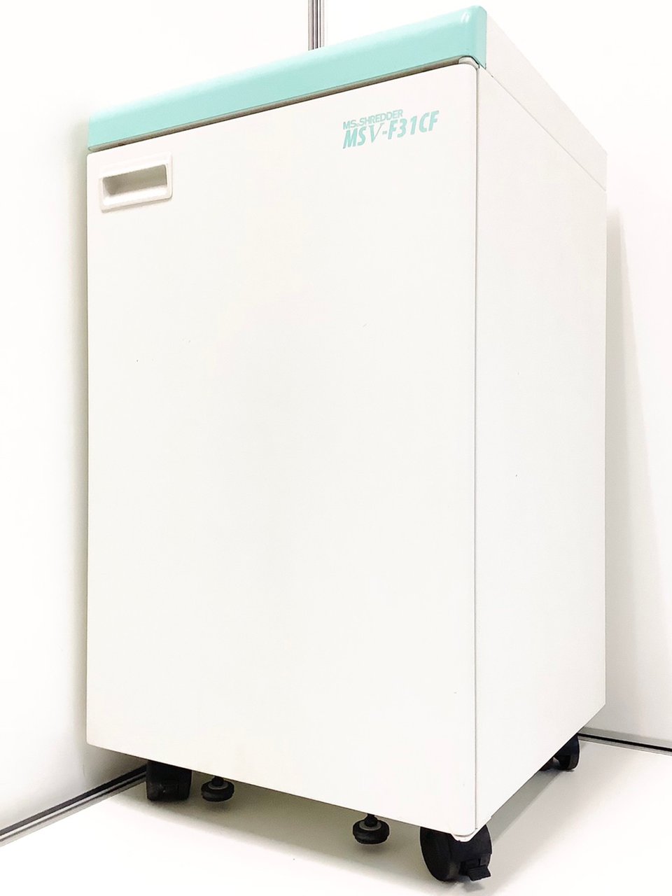 【大型業務用シュレッダー！】ワンカットクロスで大量に裁断！■明光商会■ＭＳＶ－Ｆ３１ＣＦ
日本シュレッターの最大手、明光商会の定番シリーズ！
                        MSVシリーズ
                                    中古
            