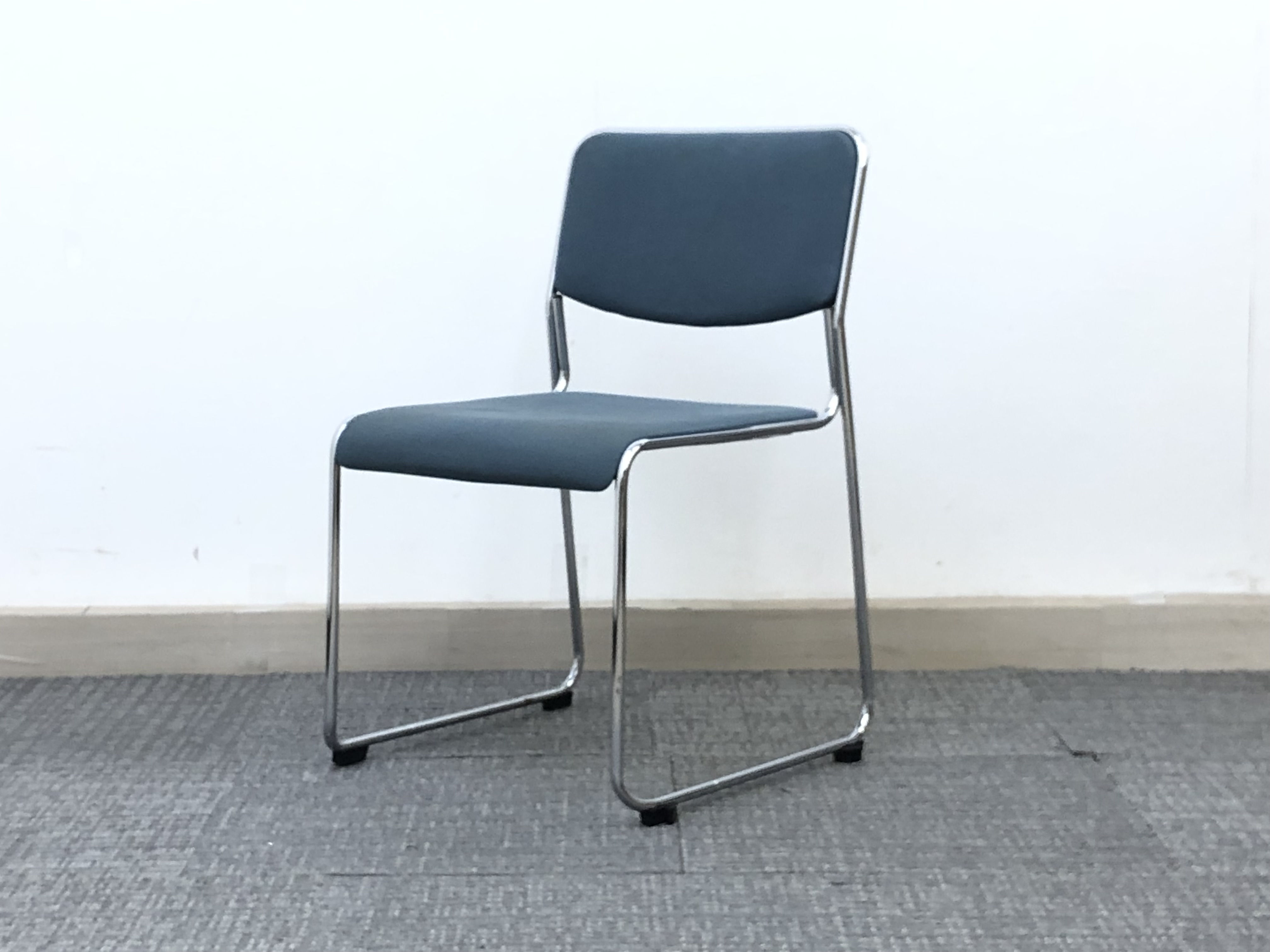 オーソドックスなスタッキングチェア！♦イトーキ製
                        その他シリーズ
                                    中古
            