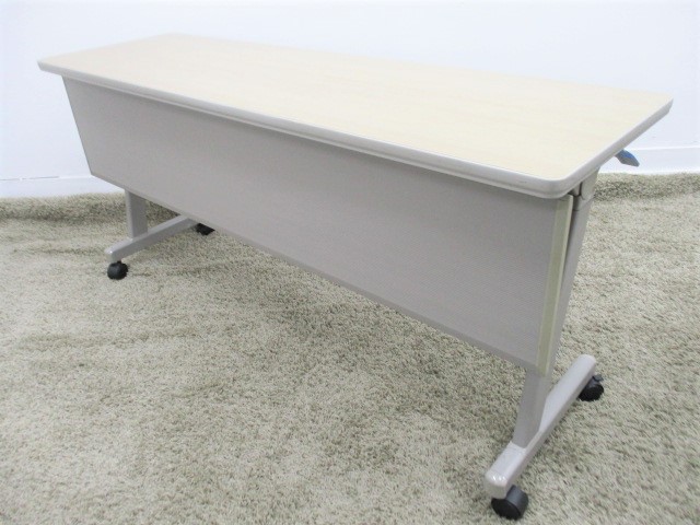 【KS】【足元を隠せる幕板パネル付！】■コクヨ製　サイドスタックテーブル　W1500×D450mm　落ち着いた木目カラー　
                        KT-900
                                    中古
            