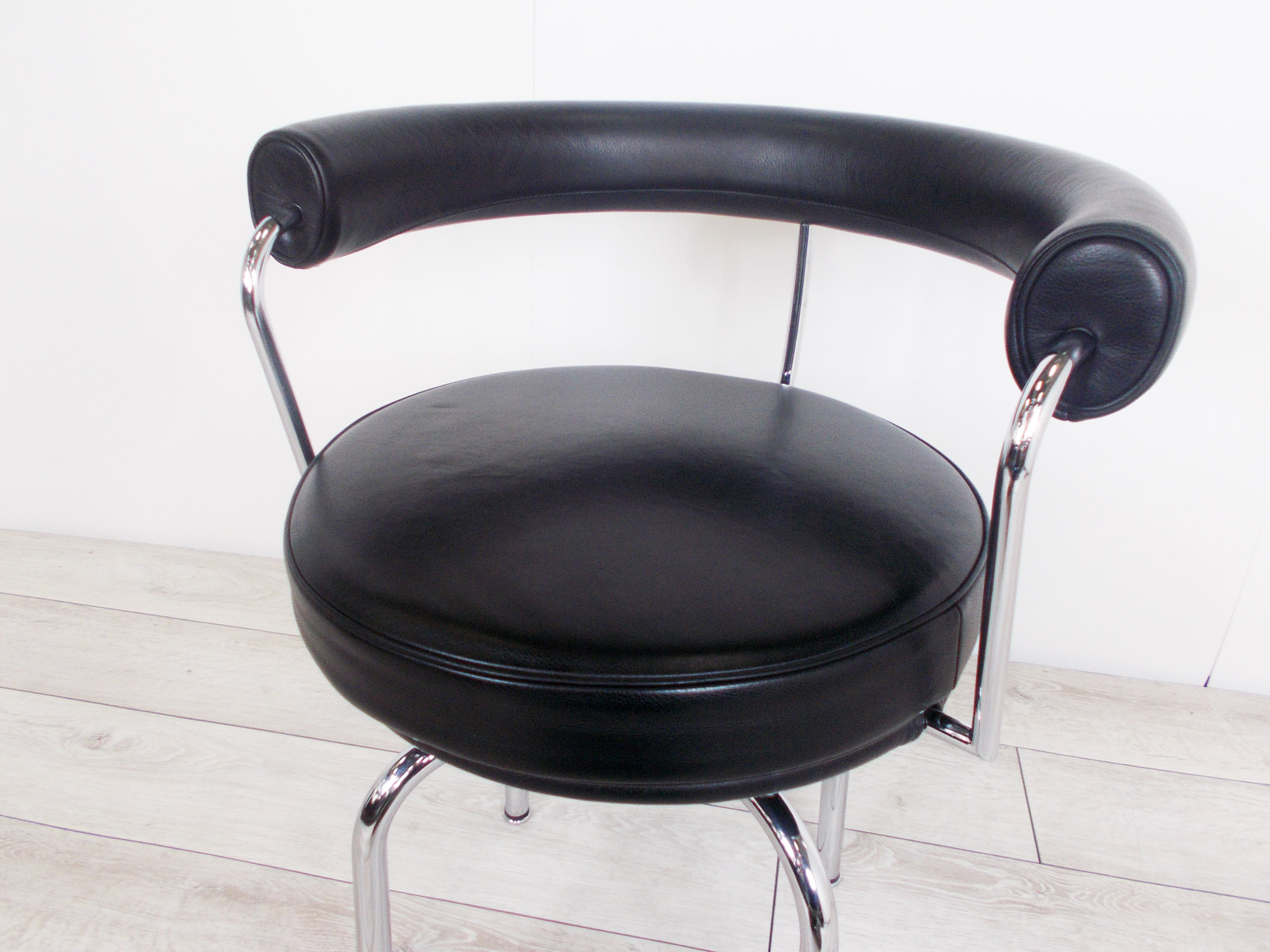 中古】 Cassina/カッシーナ ミーティングチェア 370018 - 中古
