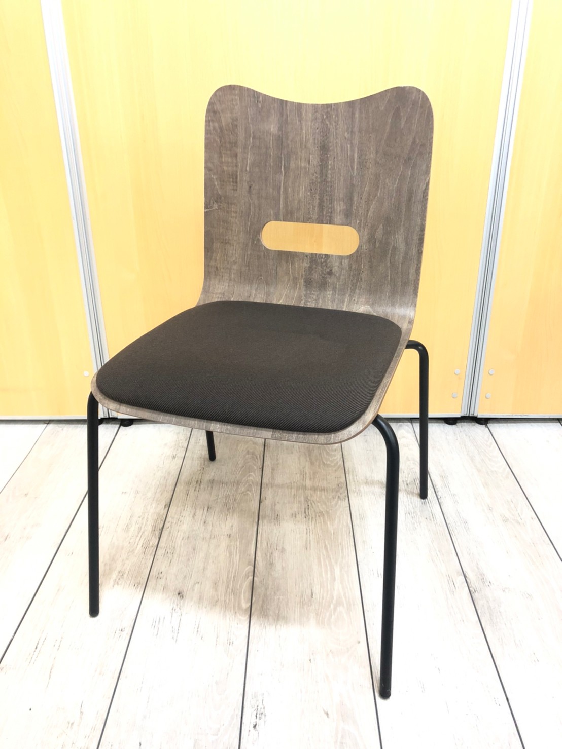 【各色入荷！】2019年製！イトーキ製deco bocoチェア！　休憩　カフェ　スタック
                        その他シリーズ
                                    中古
            