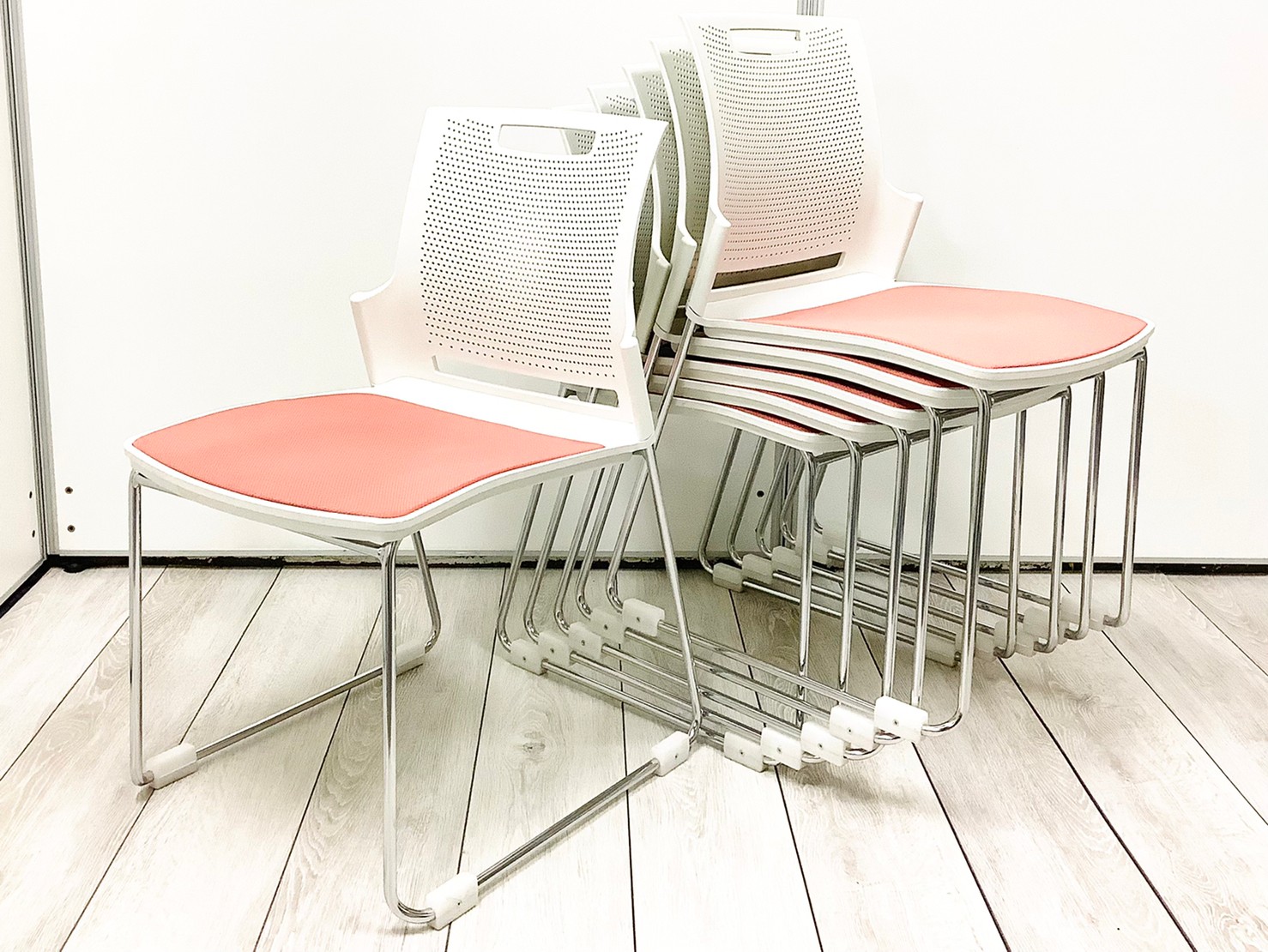 【6脚＝1セット】人気／定番／ミーティングチェア　◆Okamura／オカムラ　◆SCHOLARLUFT／スカラールフト ※横浜店撮影画像※
                        スカラールフト
                                    中古
            