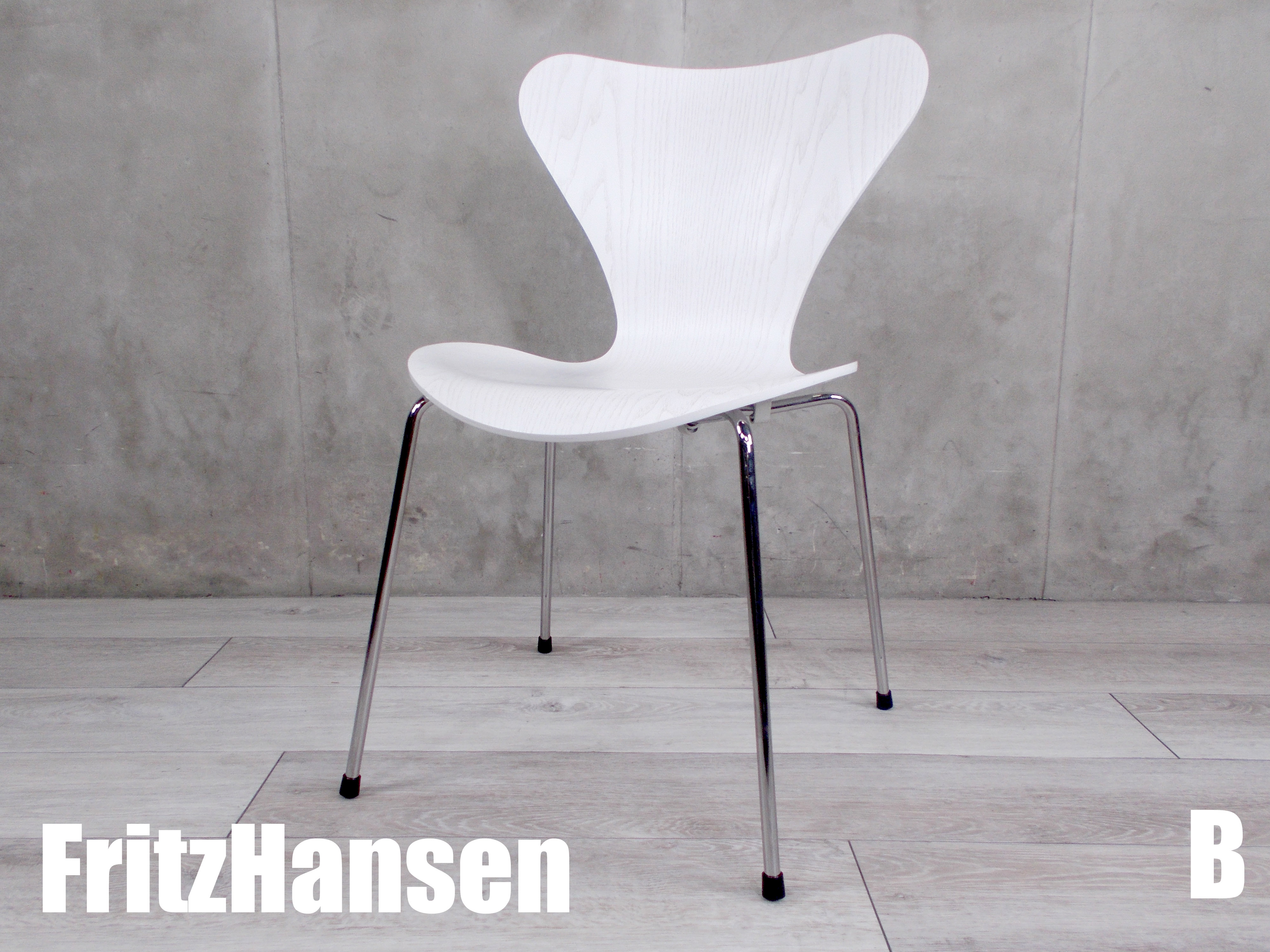 B）FritzHansen/フリッツハンセン  セブンチェア  アルネヤコブセン　カラードアッシュホワイト　板目
                        その他シリーズ
                                    中古
            