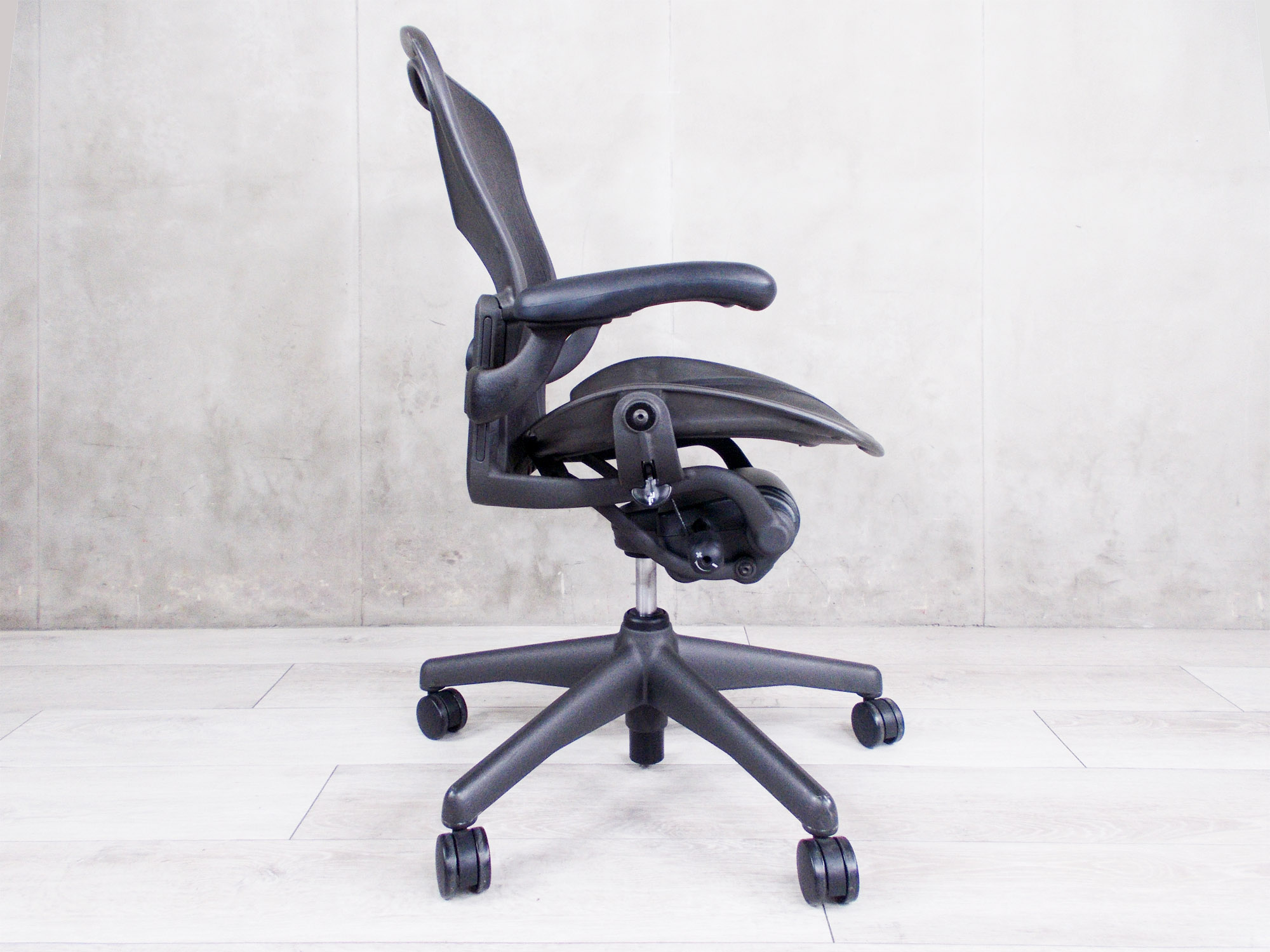 HermanMiller/ハーマンミラー　クラシック アーロンチェア 中古】アーロンチェア Herman Miller/ハーマンミラー 肘付