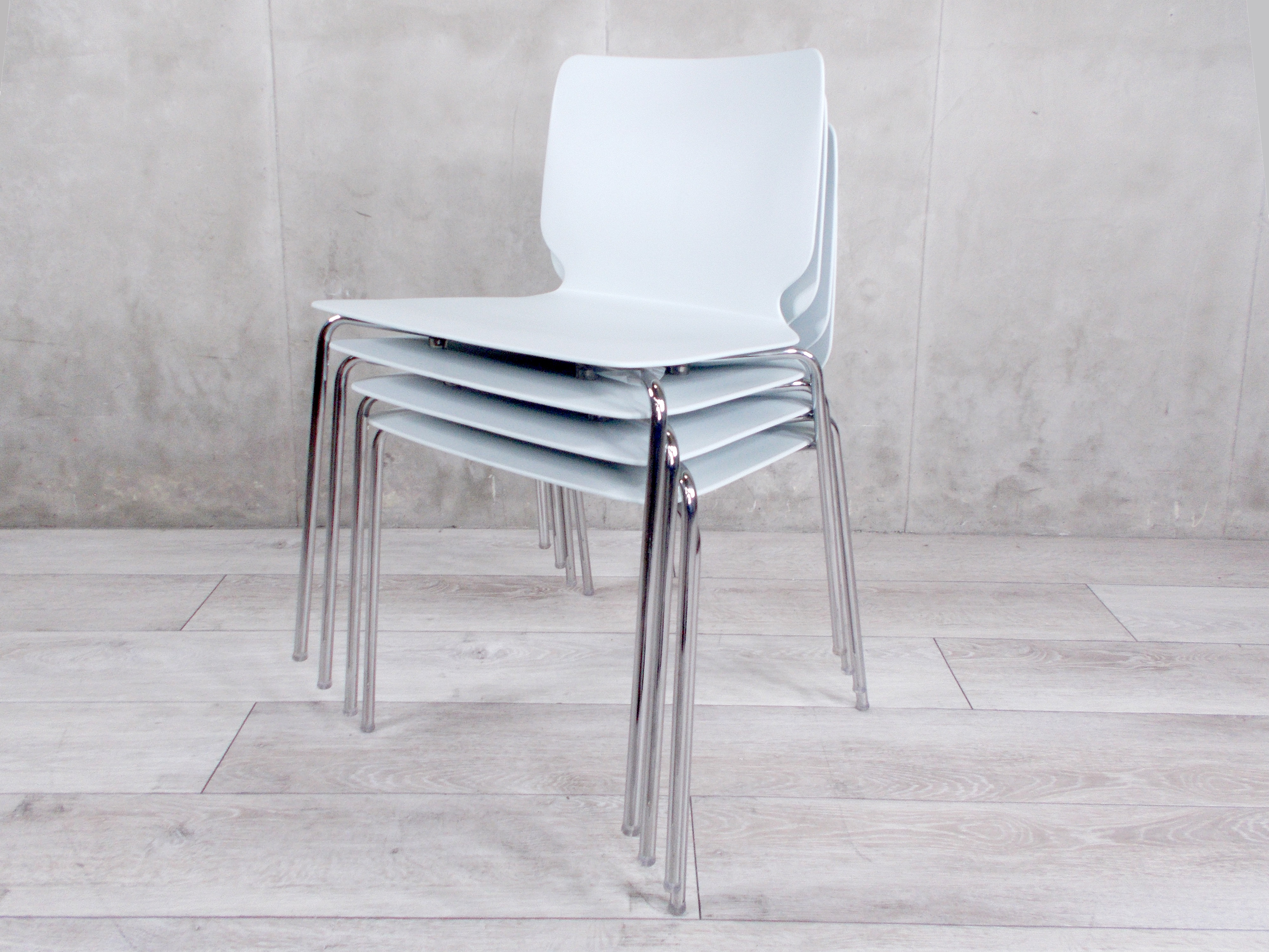 カッシーナ　スタッキングチェア　4脚セット 中古】 Cassina/カッシーナ スタッキングチェア 371036 - 中古