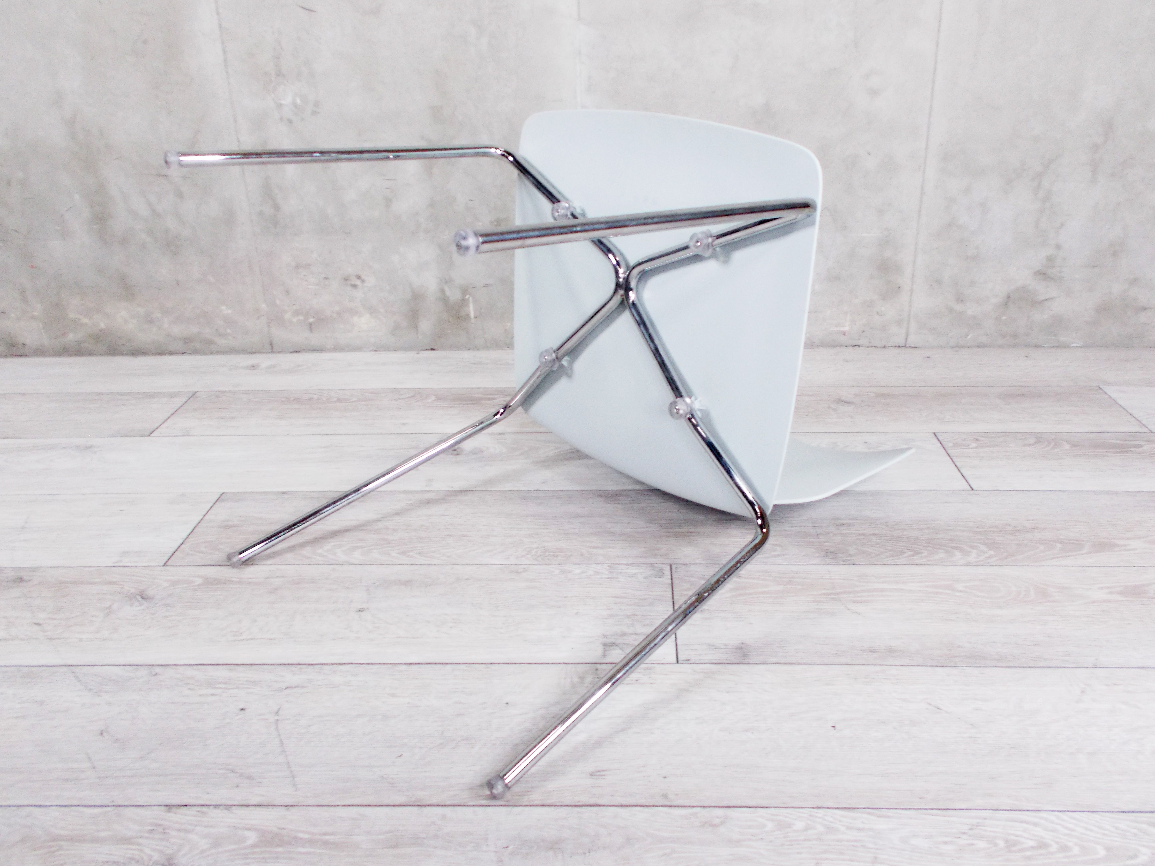 Cassina ixc.ULTRA スタッキングチェアグレー1脚 楽天市場】【 中古 】CASSINA IXC スタッキングチェア DESALTO