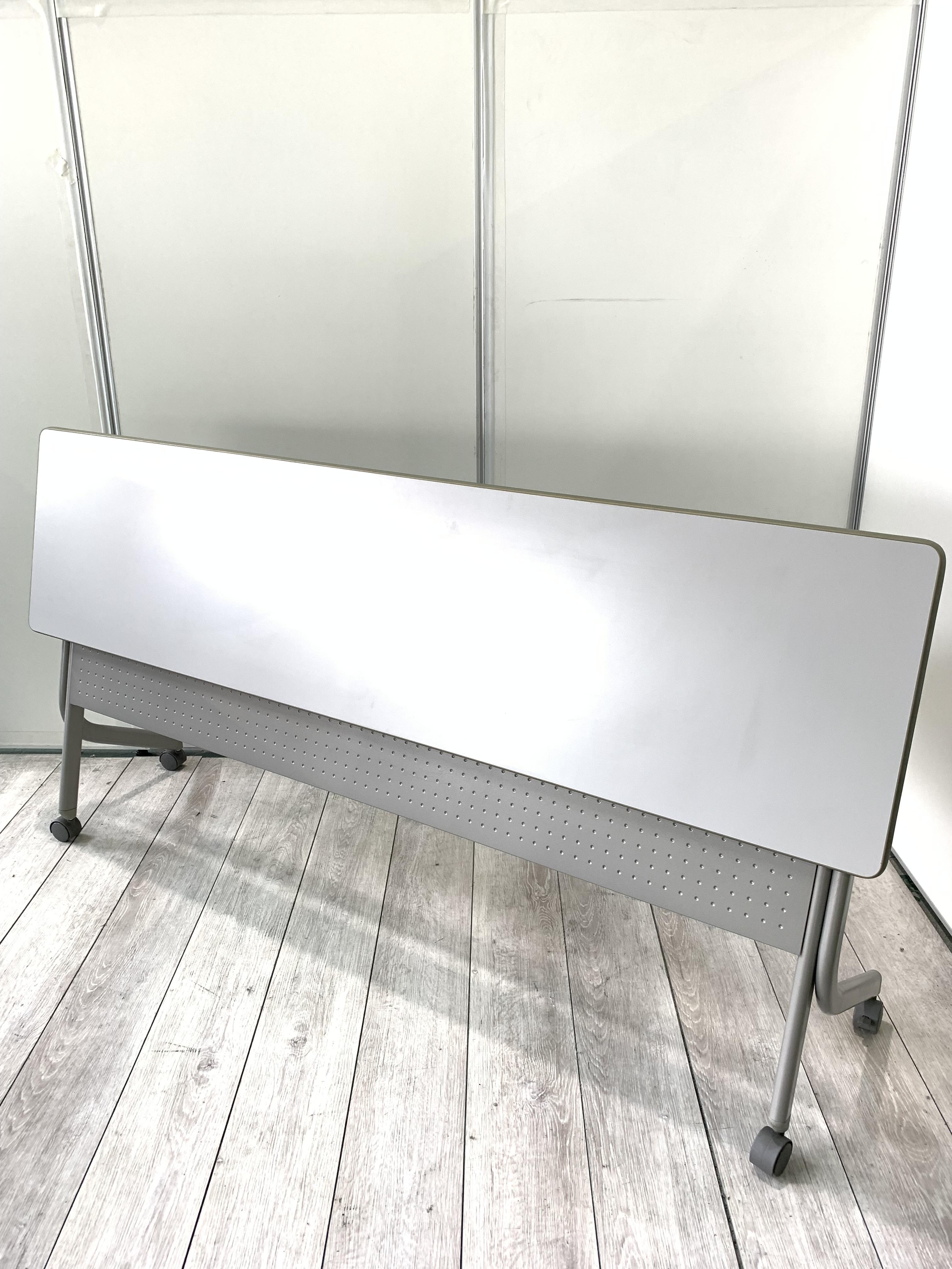 【6台限定】ウチダ｜シンプルで使いやすいサイドスタックテーブルです！
                        その他シリーズ
                                    中古
            