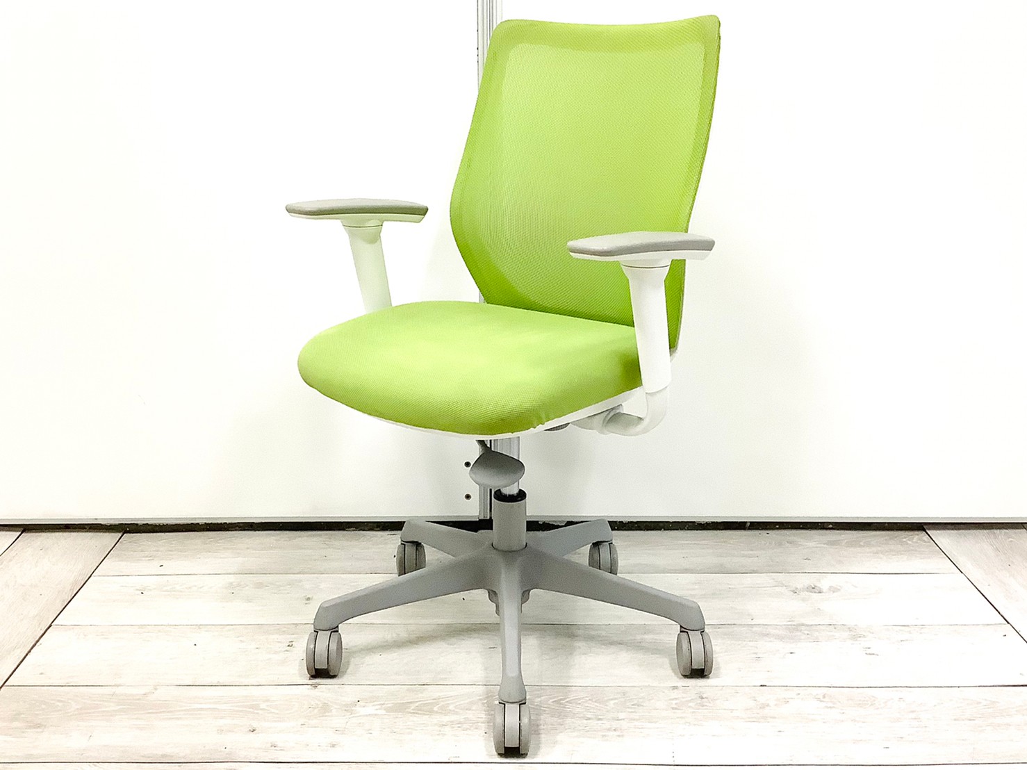 大人気／定番　◆Okamura／オカムラ　◆CG-M／シージーエム ※横浜本店撮影画像※
                        CG-Mチェア
                                    中古
            