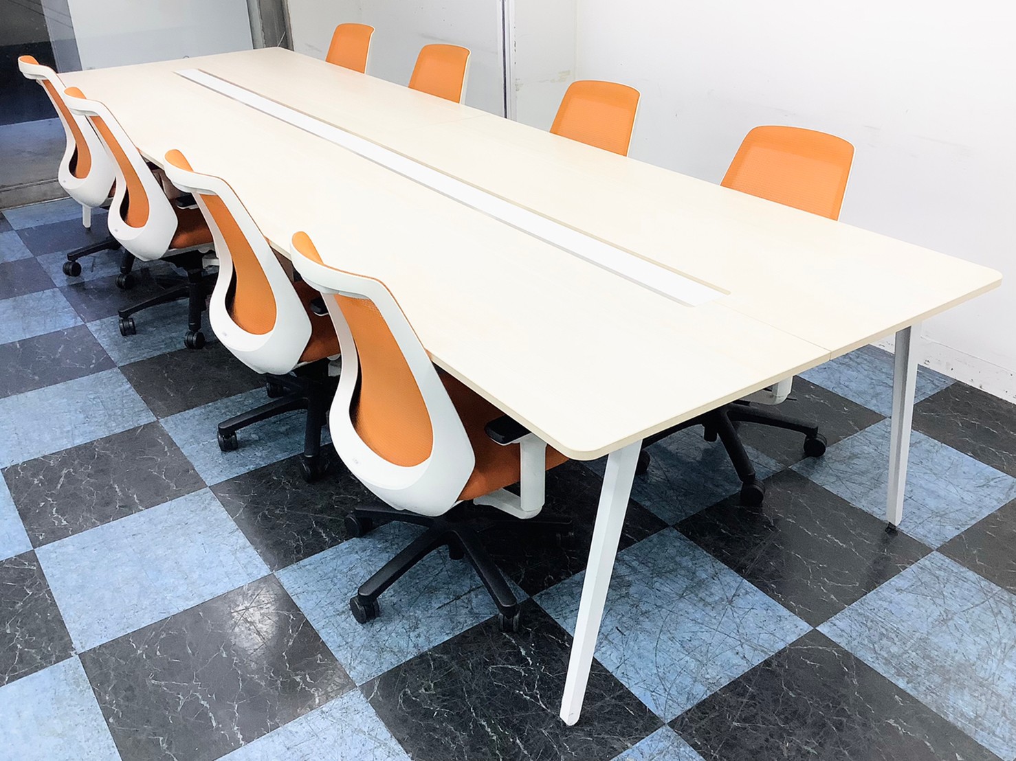 【テーブル＆チェア（8脚）＝1セット】◆LEMNA／レムナ　＆　◆Nona／ノナ ※横浜本店撮影画像※
                        レムナ
                                    中古
            