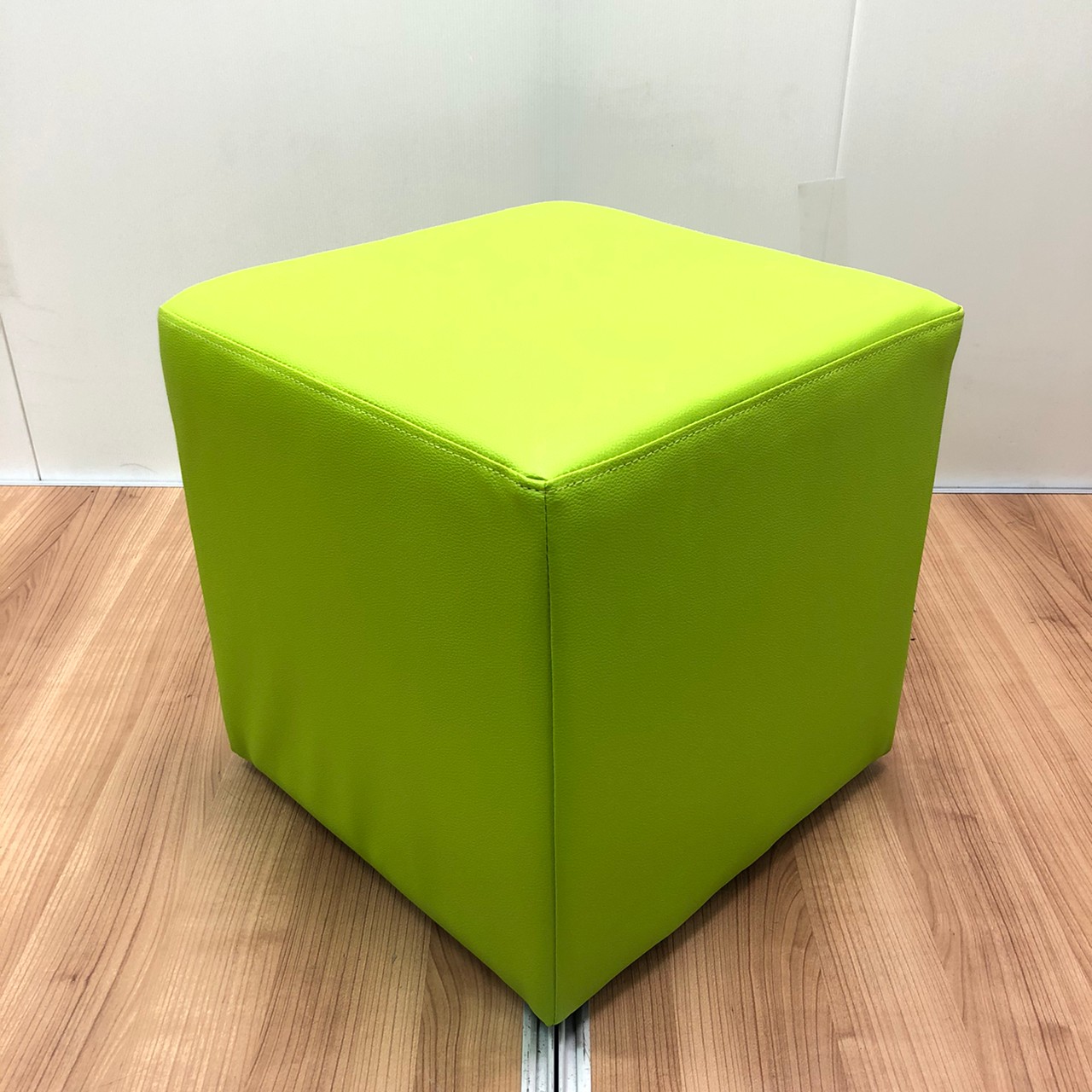 【コレ1つ】オフィスの休憩スペースやカフェスペースに/使い方さまざま
                        その他シリーズ
                                    中古
            