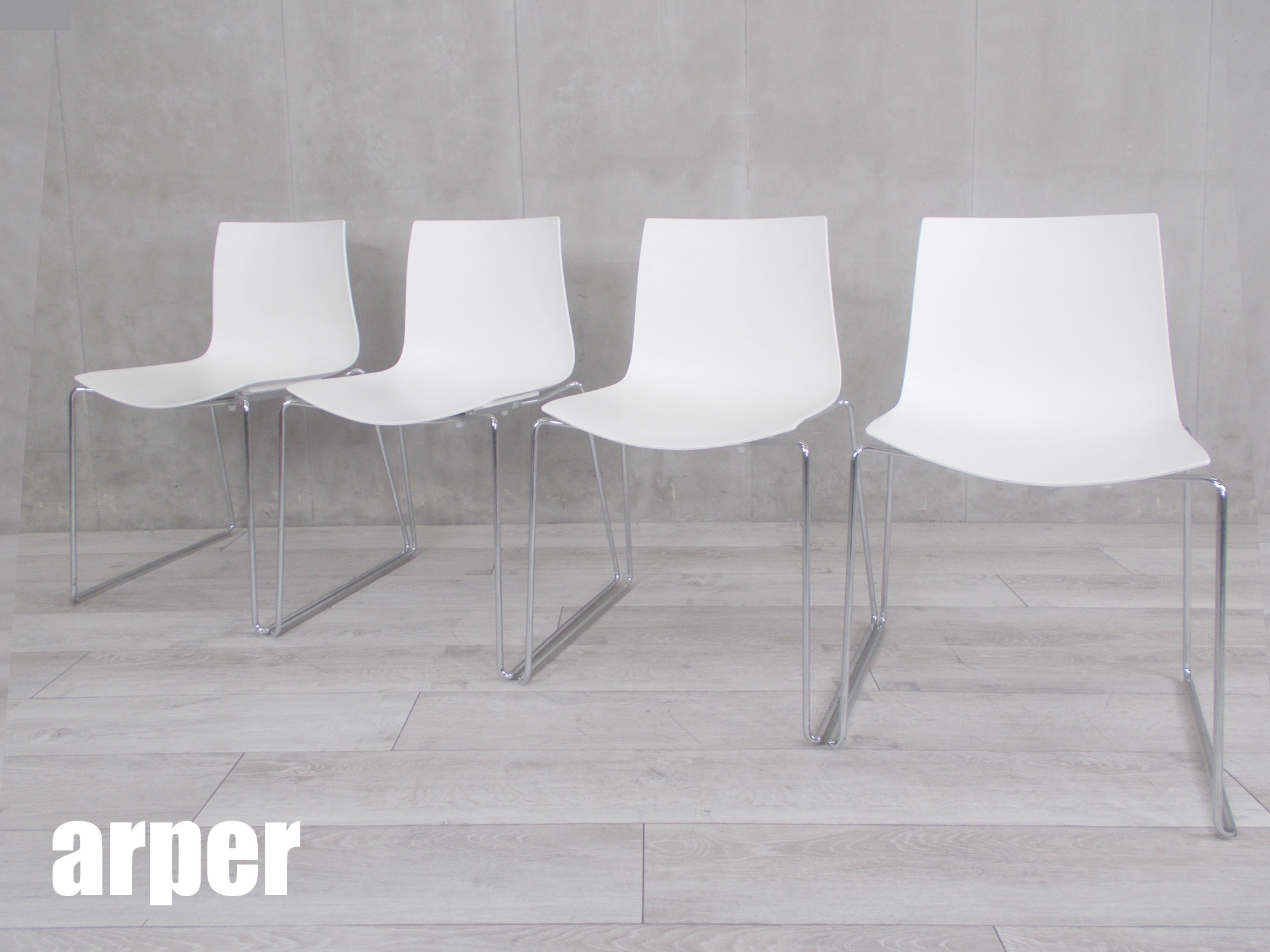 arper/アルベール　カティファ 46 スタッキングチェア/ CATIFA 46　４脚セット 　ホワイト
                        その他シリーズ
                                    中古
            