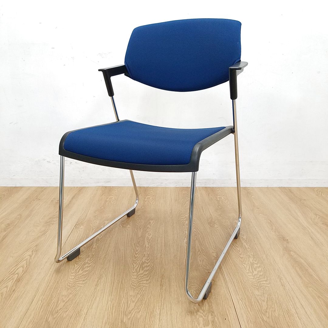 【32脚入荷】コクヨのスタッキングチェア入荷！中古　スタック　ミーティング　会議　チェア　収納　kokuyo　サティオ　Satio　ブルシアンブルー
                        サティオ
                                    中古
            