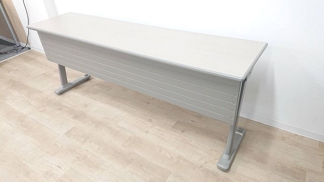 【ロット入荷】【ナチュラルカラーのスタックテーブルの入荷です】■オカムラ　8184LA　サイドスタックテーブル【おつとめ品】※仙台店撮影画像※
                        その他シリーズ
                                    中古
            