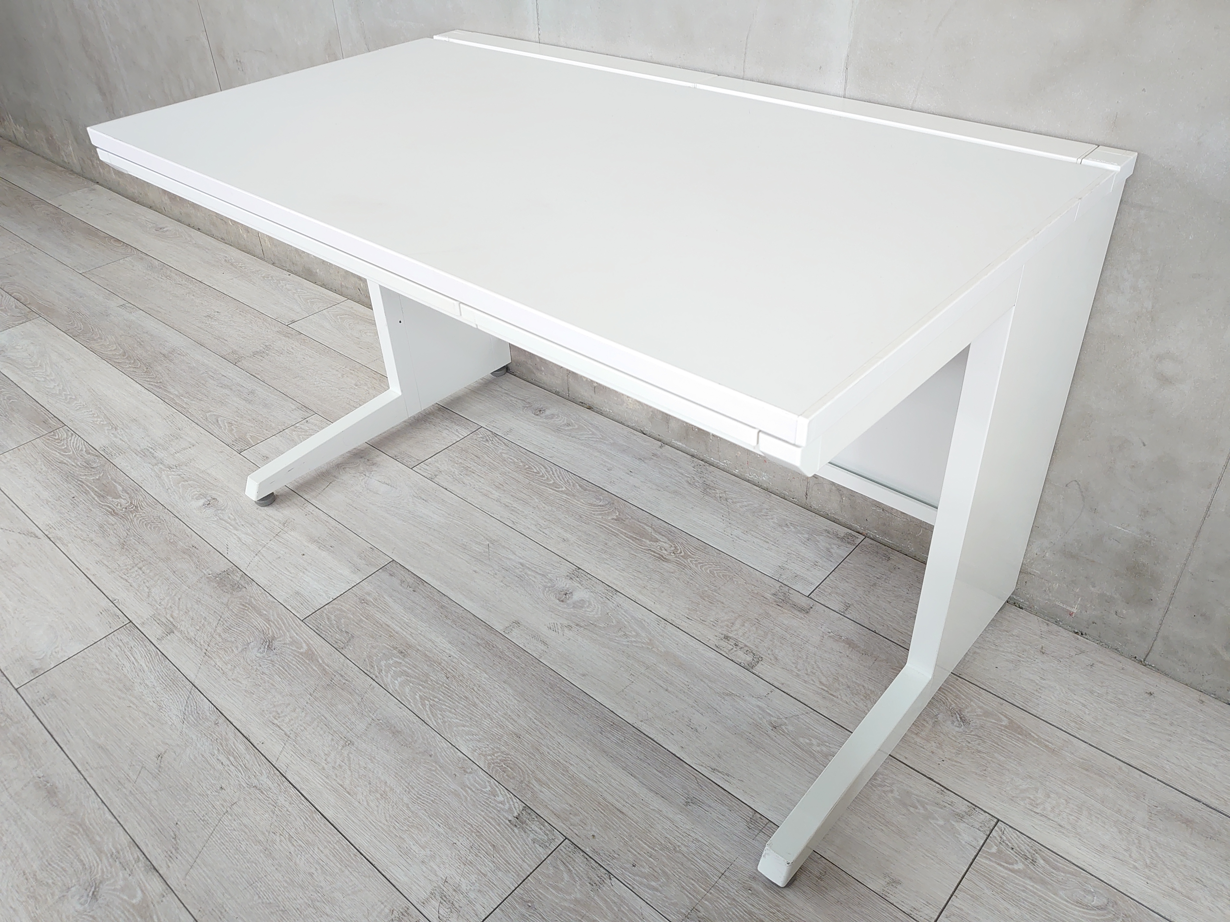 【在庫入れ替えセール！】オカムラ　アドバンス　平机　引き出し付　■人気シリーズ【弊社管理番号: A00861371】【T1】
                        アドバンス
                                    中古
            