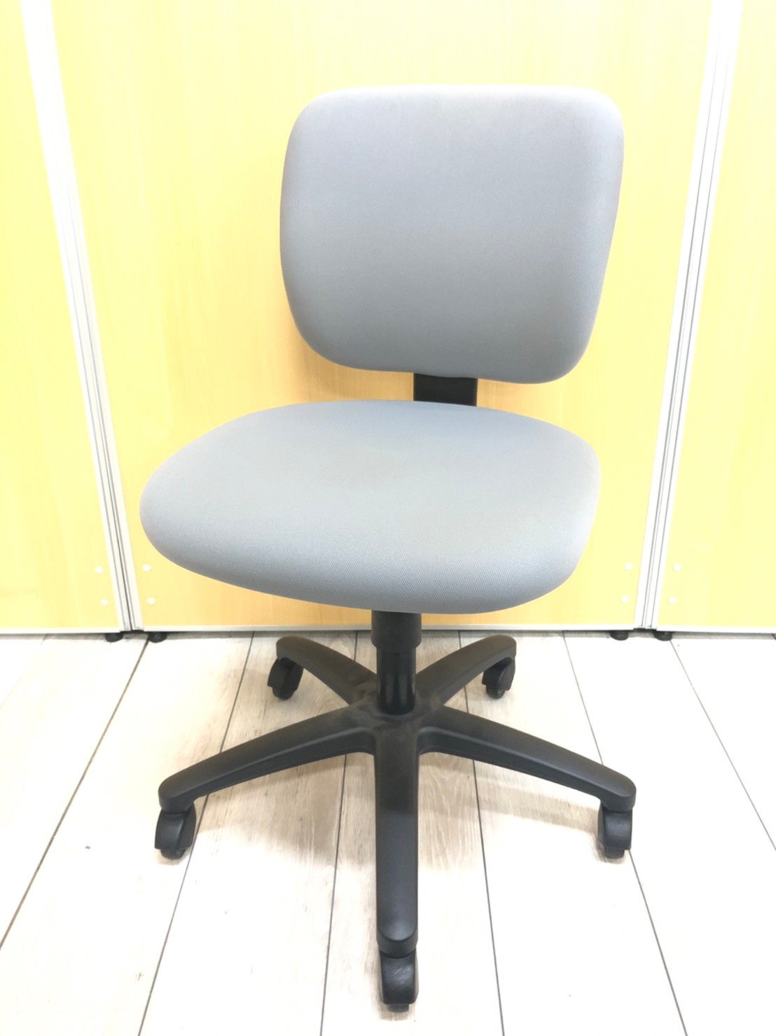 【在庫入替セール】【20脚大量入荷！】コクヨ製イーザ！　コスパ最強！　ゴムキャスター
                        イーザチェア
                                    中古
            