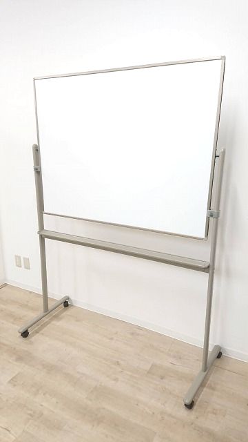 【コンパクトな横幅1200ｍｍの自立式ホワイトボードの入荷です】■ホワイトボード※仙台店撮影画像※
                        その他シリーズ
                                    中古
            