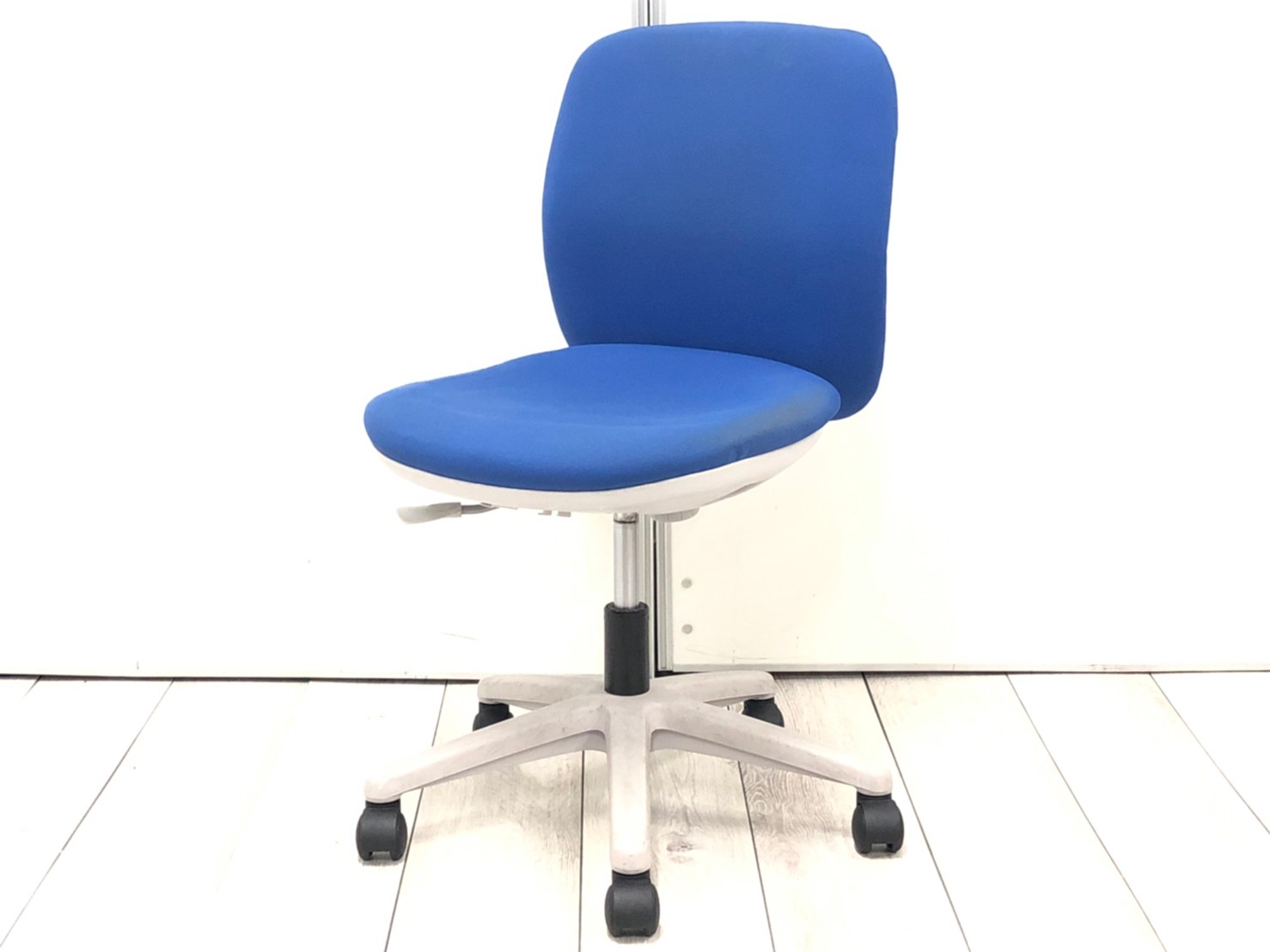 【あなたのそばにエニーザを】内田洋行製エニーザチェア【もうエニーザから離れられない】
                        エニーザ
                                    中古
            