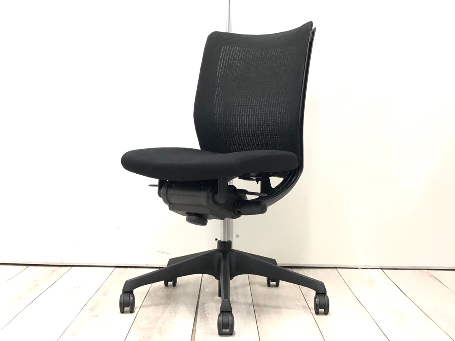 ヴィスコンテチェア オカムラ/okamura 肘無ハイバックチェア 中古】ヴィスコンテチェア オカムラ/okamura 肘無ハイバック