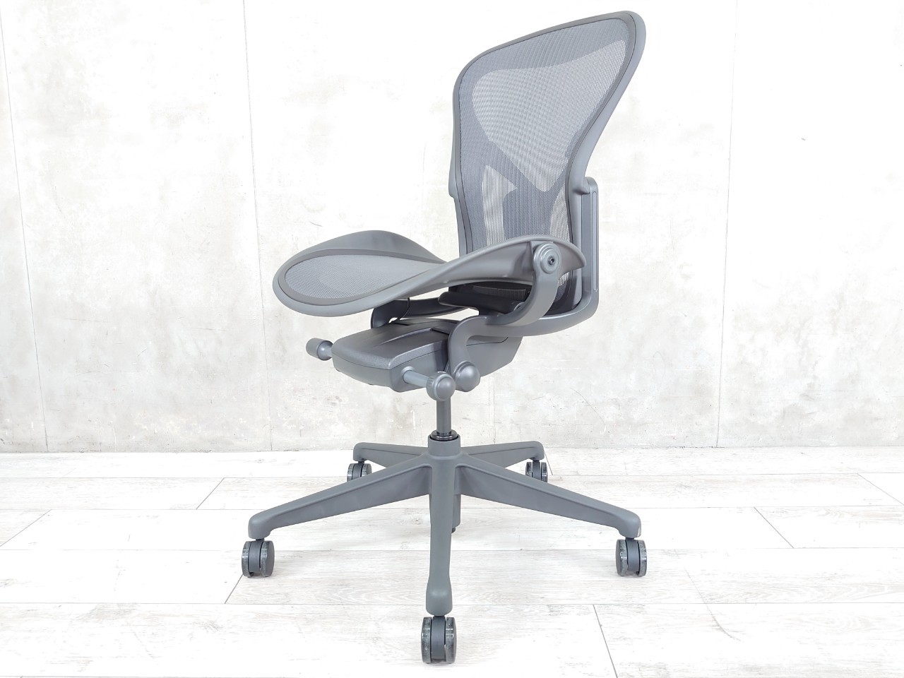 【中古】アーロンチェア AER1A12NNZSSG1G1G1BB23103 Herman Miller/ハーマンミラー 肘無ハイバックチェア  373596