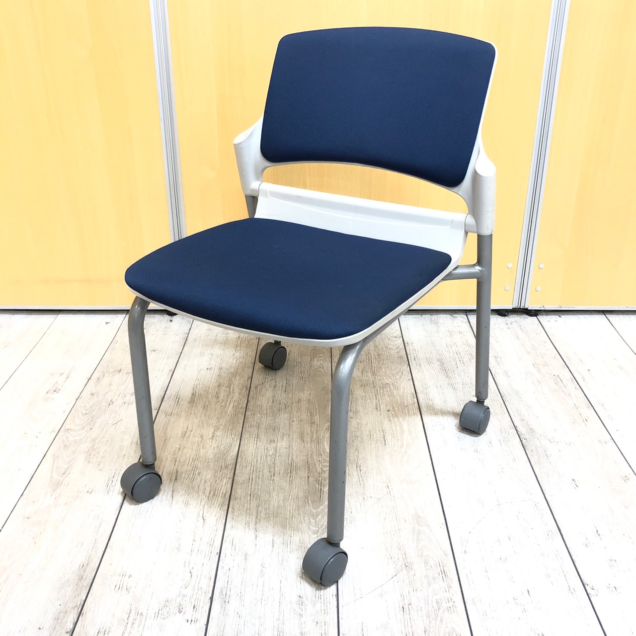 【4脚入荷】快適な着座感に加え、高いコストパフォーマンスを実現！内田洋行製
                        MF-180シリーズ
                                    中古
            