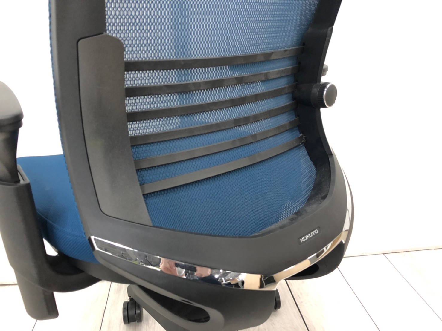 中古】ベゼル 樹脂脚 CR-2833E6 コクヨ/KOKUYO 肘付ハイバック