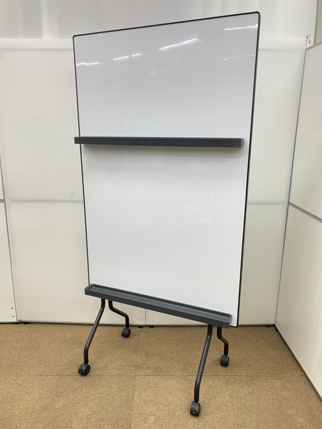 【希少】【特価！】自立式ホワイトボード！
                        その他シリーズ
                                    中古
            