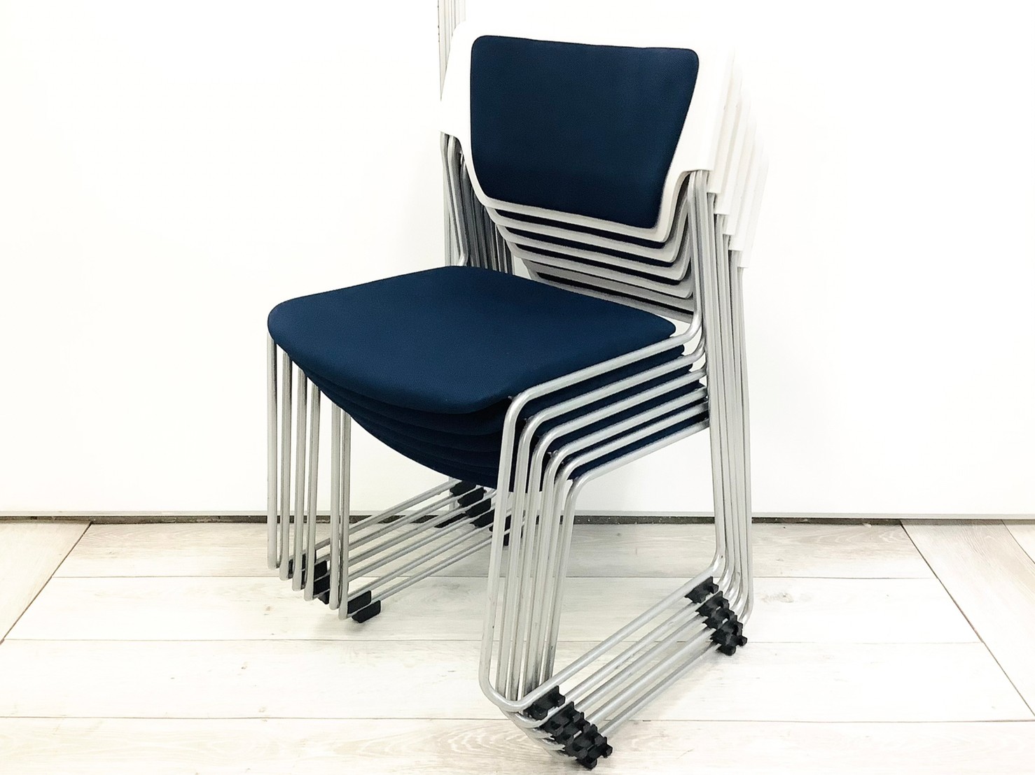 【6脚＝1セット】人気／定番／ミーティングチェア　◆ITOKI／イトーキ　◆Eleck／エレック ※横浜店撮影画像※
                        エレック
                                    中古
            