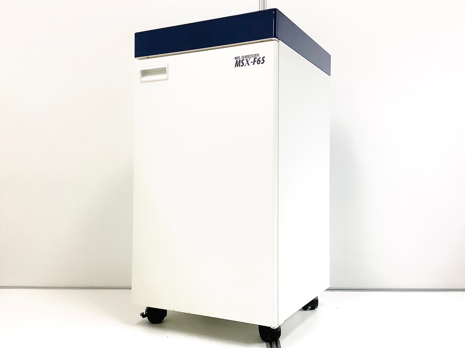 【サクサクカットできて業務効率アップ！】■明光商会製　パワークロスカットシュレッダー　MSX-F65　■最大65枚細断！大量の書類もまとめて一気に処理できます！！
                        MSXシリーズ
                                    中古
            