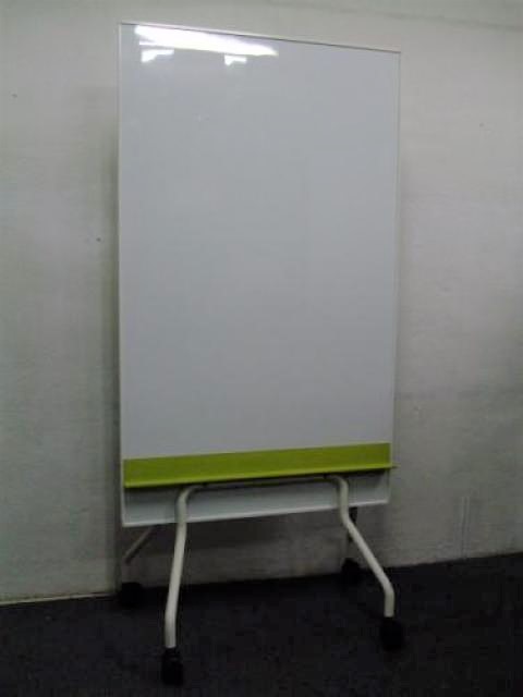 【KS】【コンパクトサイズで使いやすい！】■キャスター付ホワイトボード　W880mmタイプ！
                        その他シリーズ
                                    中古
            