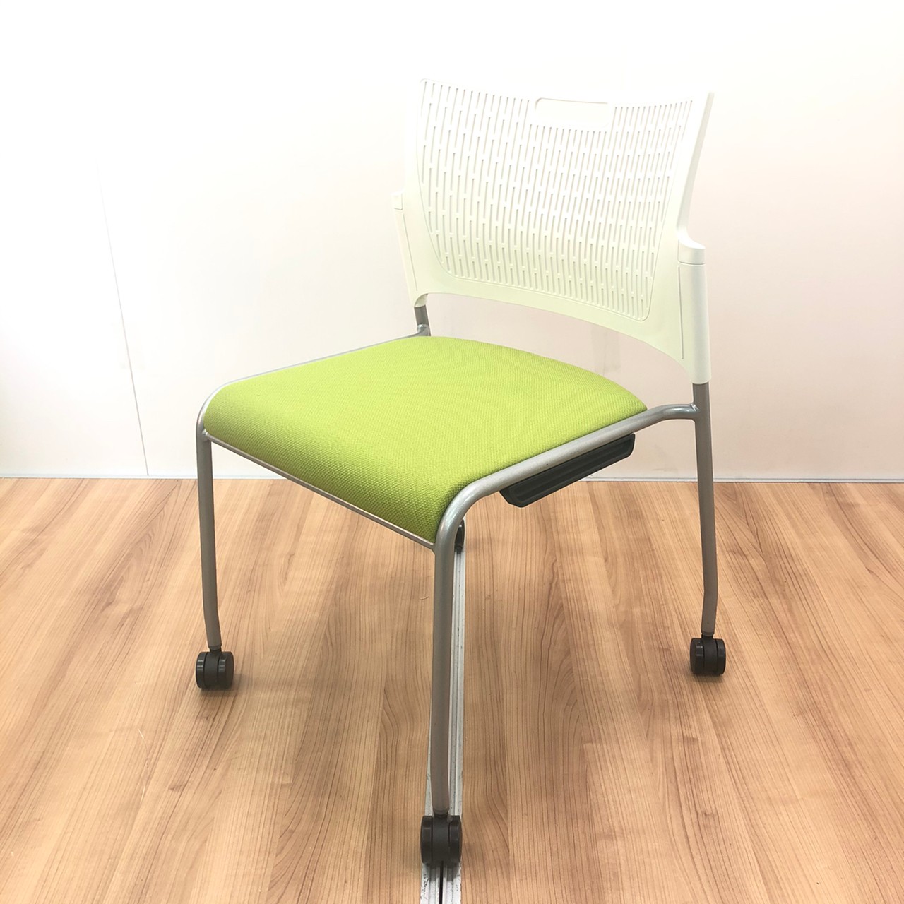 【大量入荷】法人様におすすめ！数揃います！オカムラ　プロスタックシリーズ
                        プロスタック
                                    中古
            