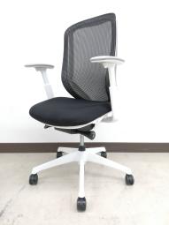【６６脚入荷確定！！】【先行予約開始！】オフィスにこんないい椅子があったらいいのに…■オカムラ/シルフィー/ブラック