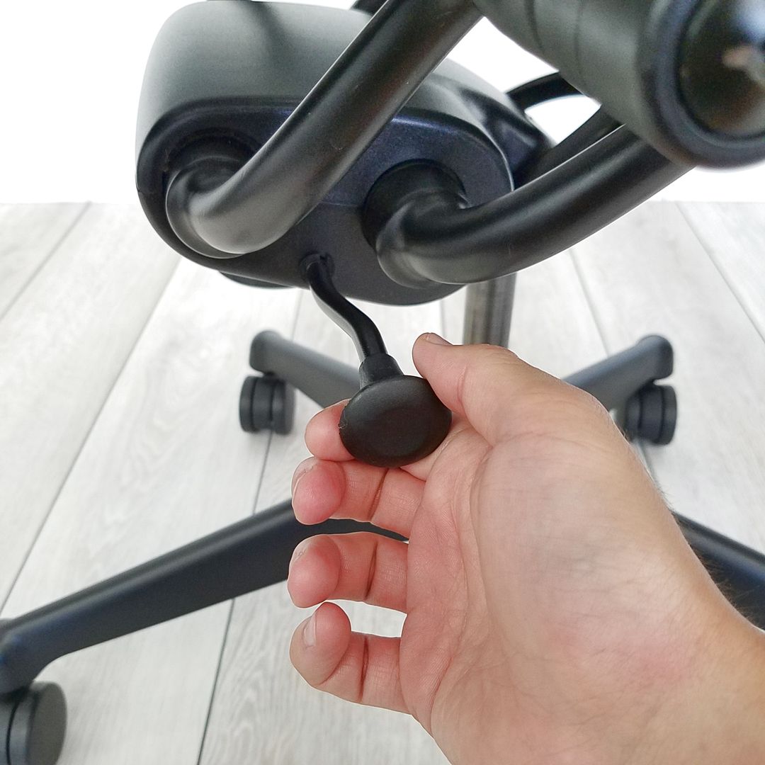 Knoll ノール チャドウィックチェア メッシュ  ブラック Chadwick Chair by Knoll - Madison Seating