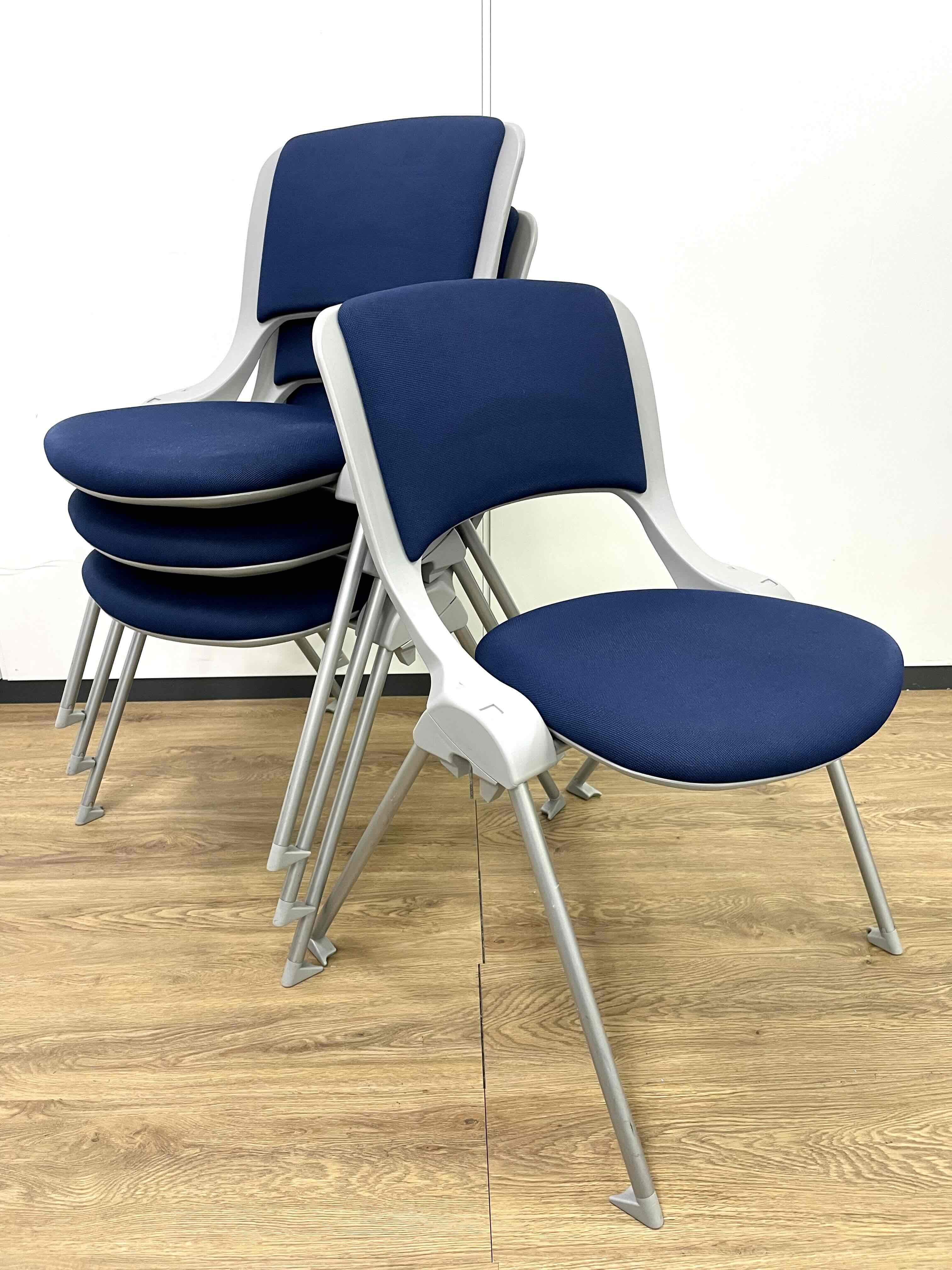 4脚セット！　内田　重ねられるため収納も◎！　【キャスター無しのスタッキングチェア！】
                        その他シリーズ
                                    中古
            