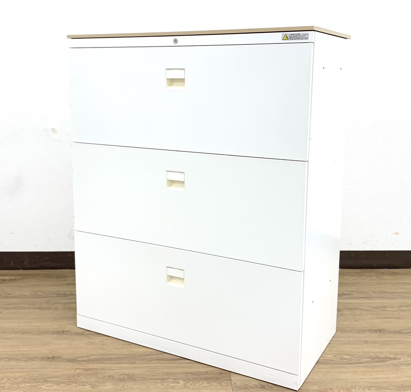 【4台入荷】【状態要考慮】まっしろホワイトキャビネット⇒3Sシリーズ3段ラテラル※天板木目柄◆オカムラ製【RP】
                        レクトライン
                                    中古
            