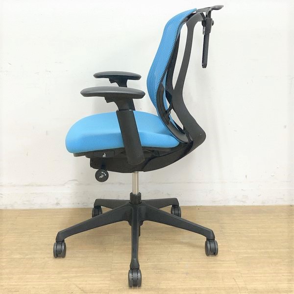 at　オカムラ　シルフィーチェア　ローバック　固定肘　前傾機能　メッシュ　中古品 中古】シルフィーメッシュ オカムラ/okamura 肘付ローバック