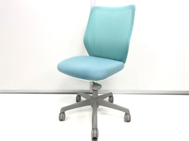 【￥8,400⇒￥5,040　在庫入替40％OFF！！】【ライトブルー×ホワイトフレームのかわいいチェア！！】オカムラ（okamura）CG-Mチェア　　■色：セージ色　■コンパクトなメッシュチェア　【β2212】
                        CG-Mチェア
                                    中古
            