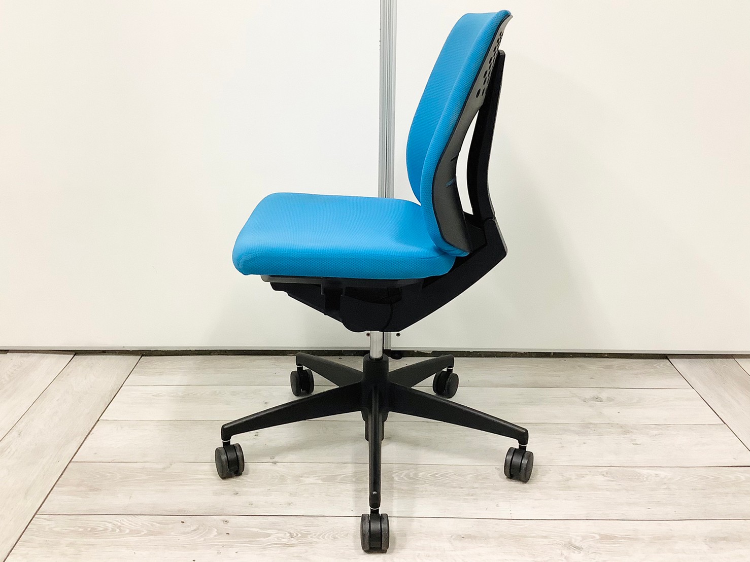 中古】ウィザードチェア CRS-G1800F6 コクヨ/KOKUYO 肘無ローバック