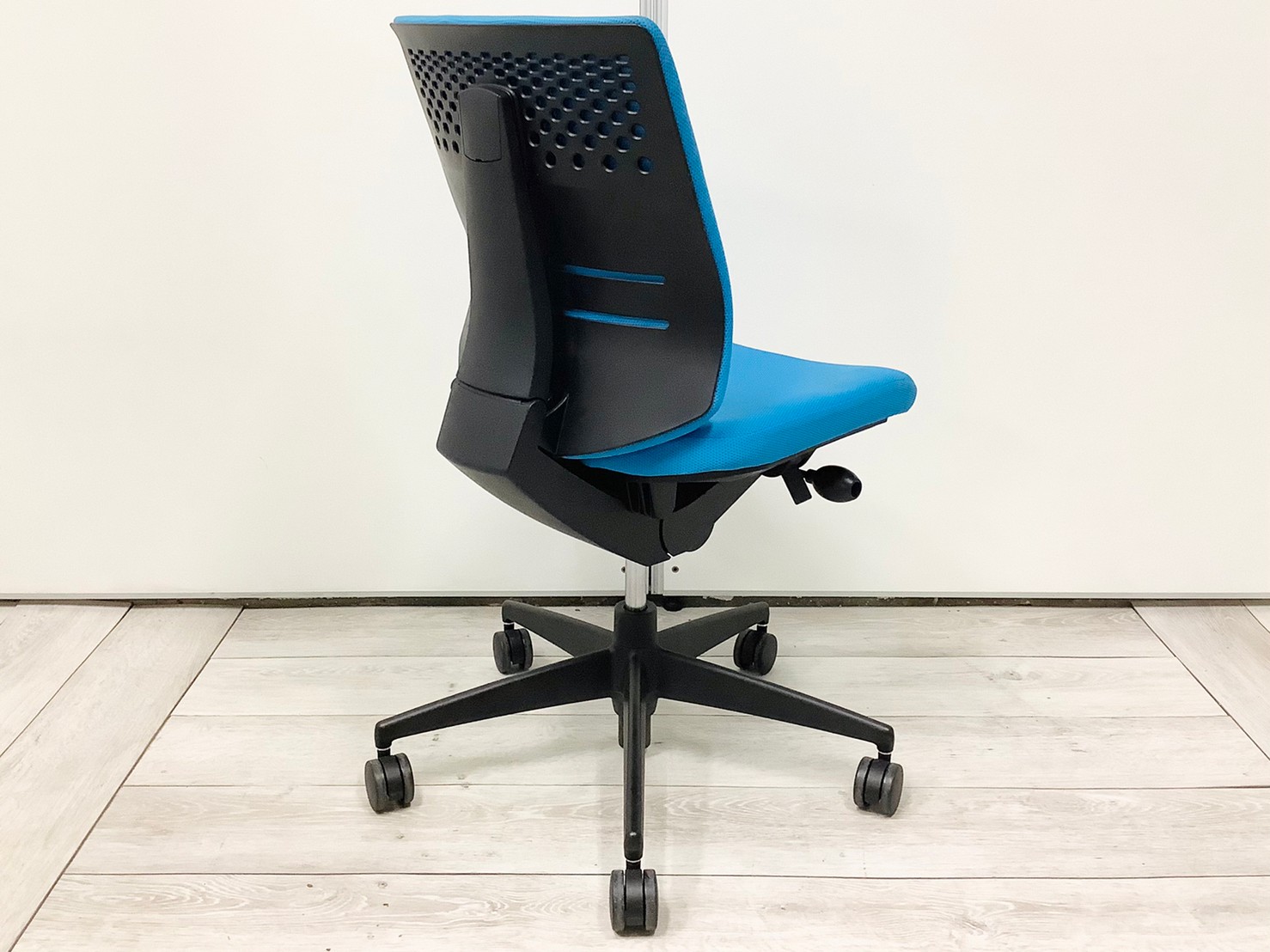 中古】ウィザードチェア CRS-G1800F6 コクヨ/KOKUYO 肘無ローバック