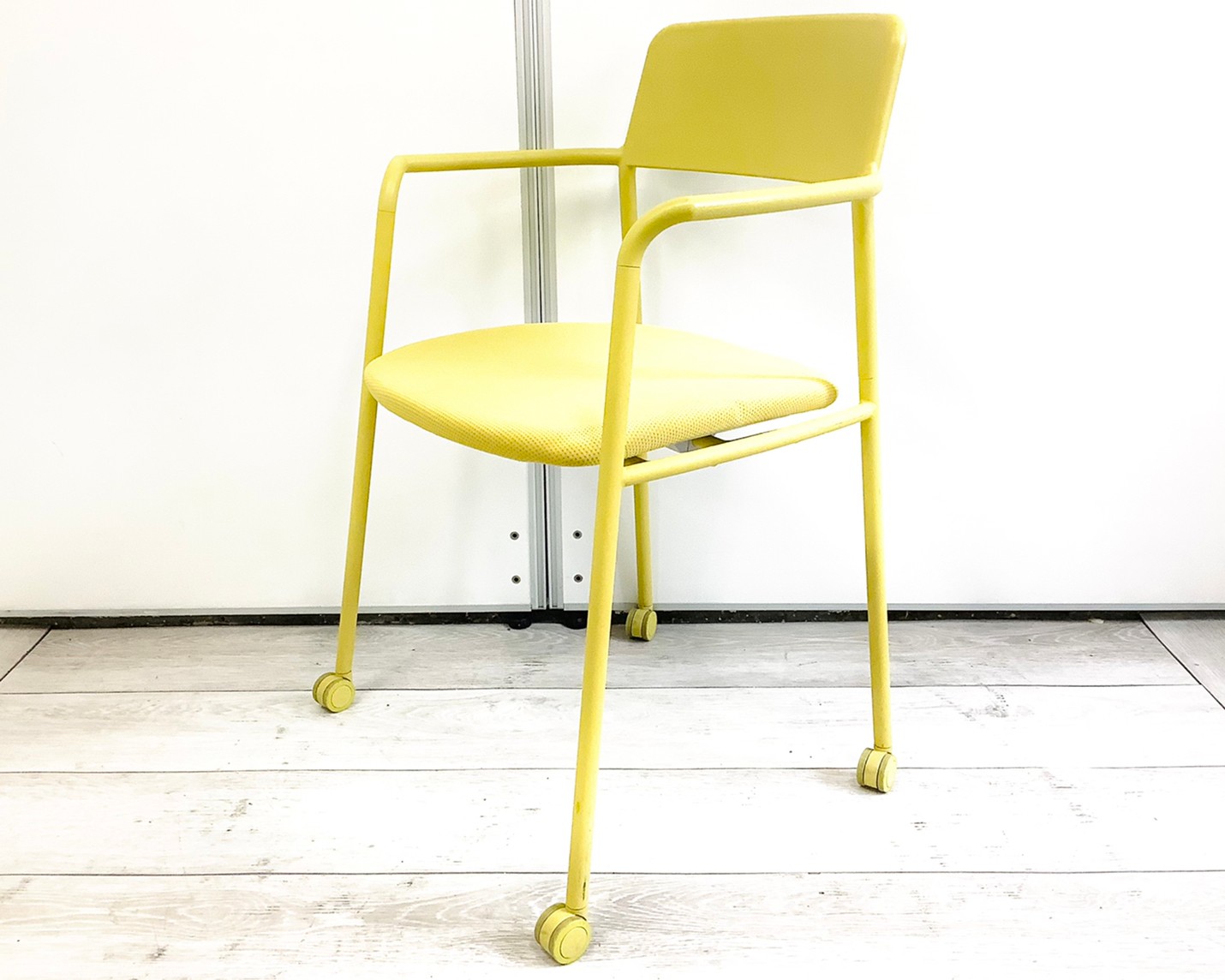 【2021年製】カタログ現行品／人気／定番　◆KOKUYO／コクヨ　◆Any／エニー ※横浜本店撮影画像※
                        その他シリーズ
                                    中古
            