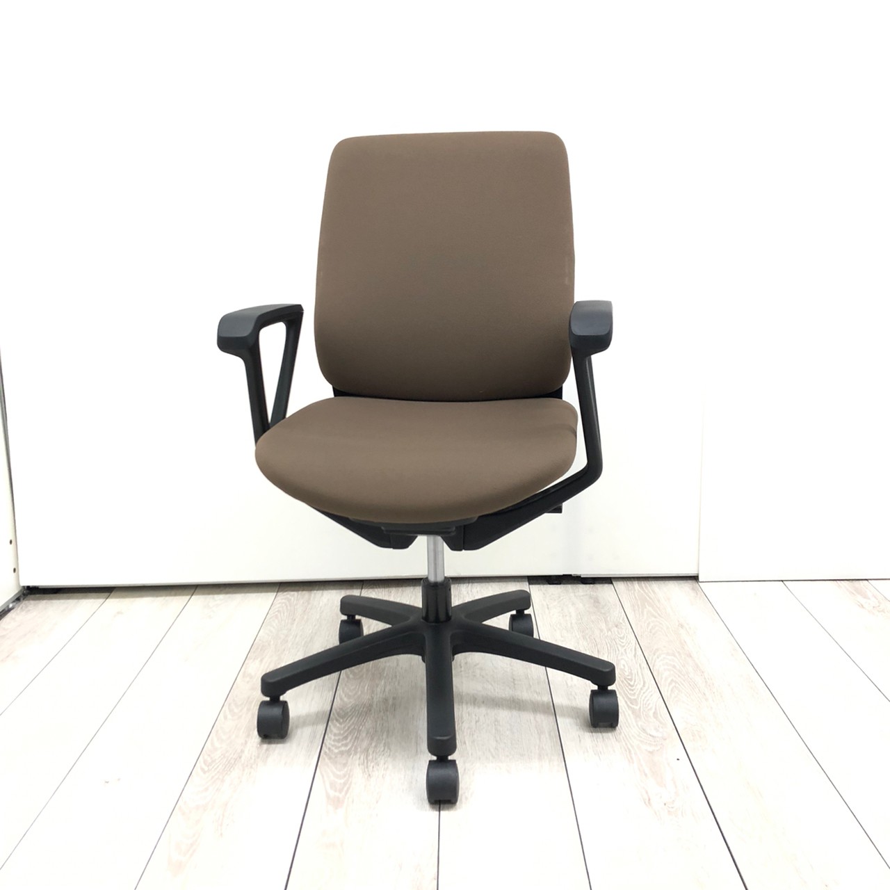 【ディスコ！ディスコ！】イトーキ/トルテR【チョコレートディスコ！！】
                        トルテR
                                    中古
            