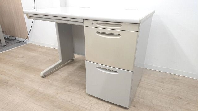 【定価約11万円】【コンパクトサイズ片袖机の入荷です】【横幅1000ｍｍ】◆Okamura／オカムラ◆ＳＤ－Ｖ　片袖机　おつとめ品【C】
                        SD-Vシリーズ
                                    中古
            