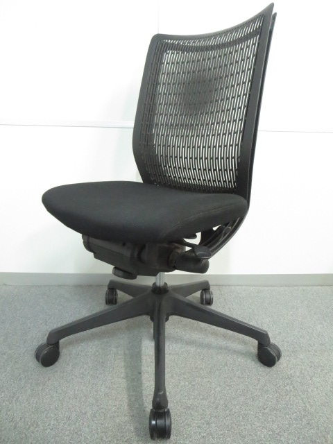【KS】【ワーカーの動きにフィット！】■オカムラ製　ヴィスコンテチェア　ブラック　プレーンタイプ　フリーリクライニング
                        ヴィスコンテチェア
                                    中古
            